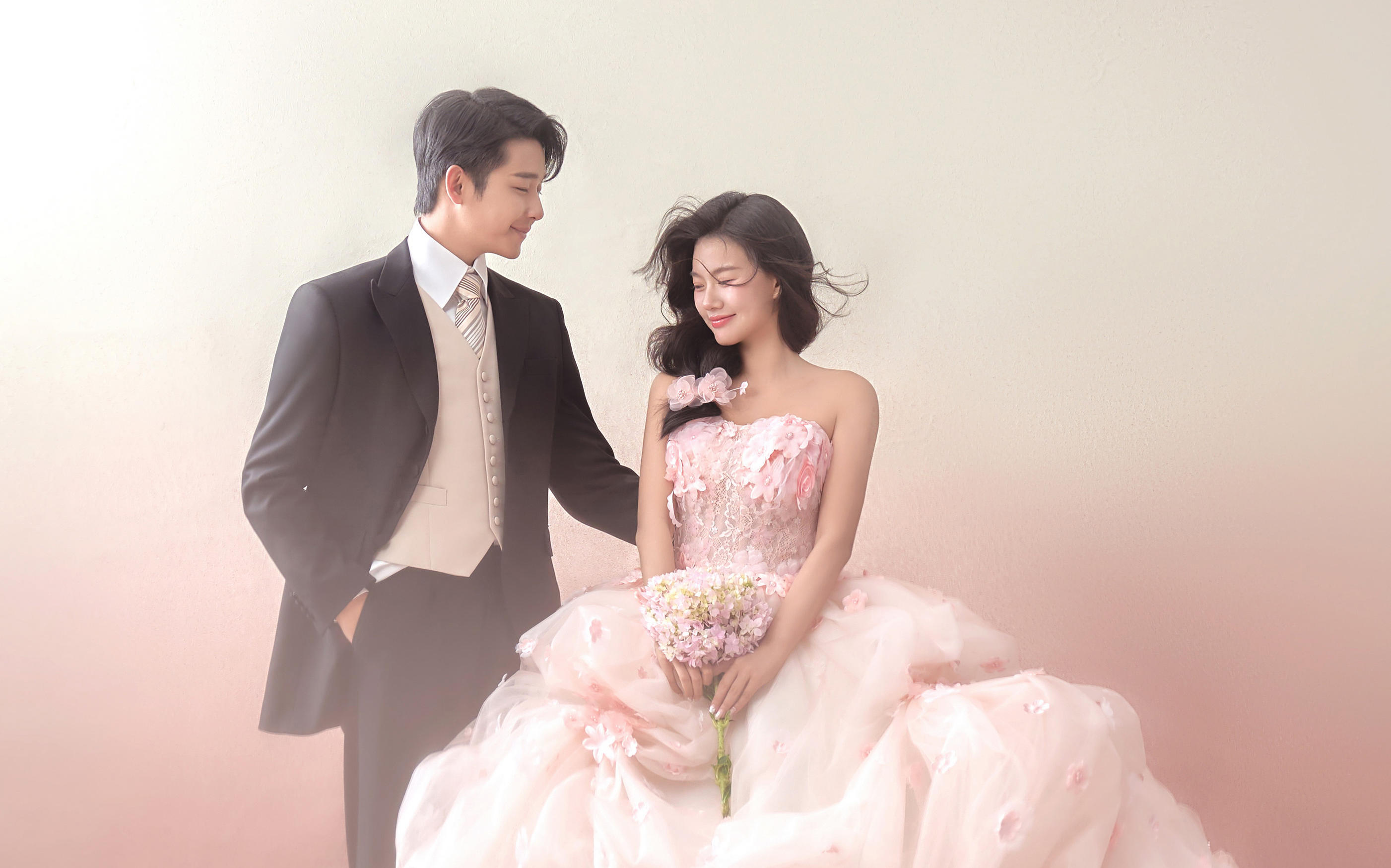 美神降临🌸粉色主纱婚纱照真的少女感爆棚