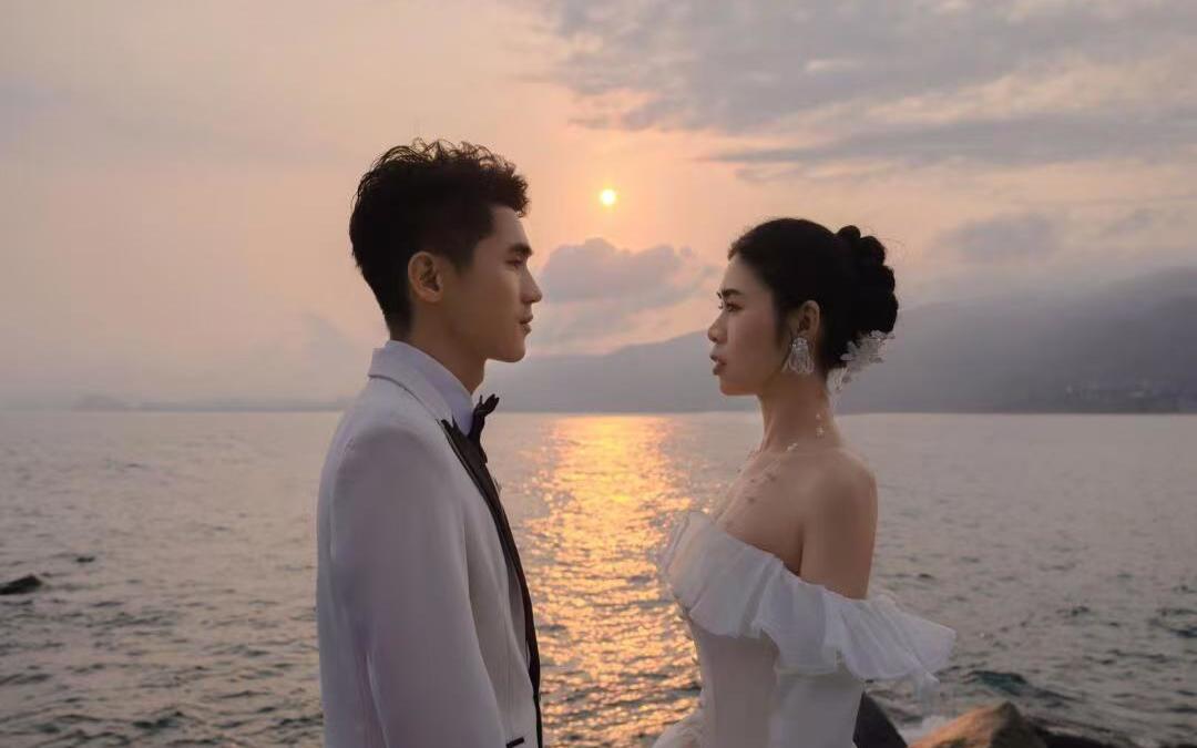 這是什么神仙婚紗照?暮色下的浪漫氛圍