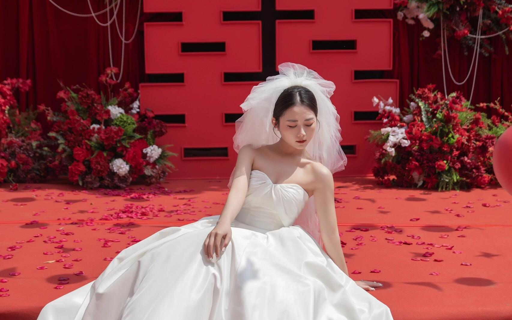 【红妆】✨爆改农家院！被全村夸爆的DIY婚礼舞台