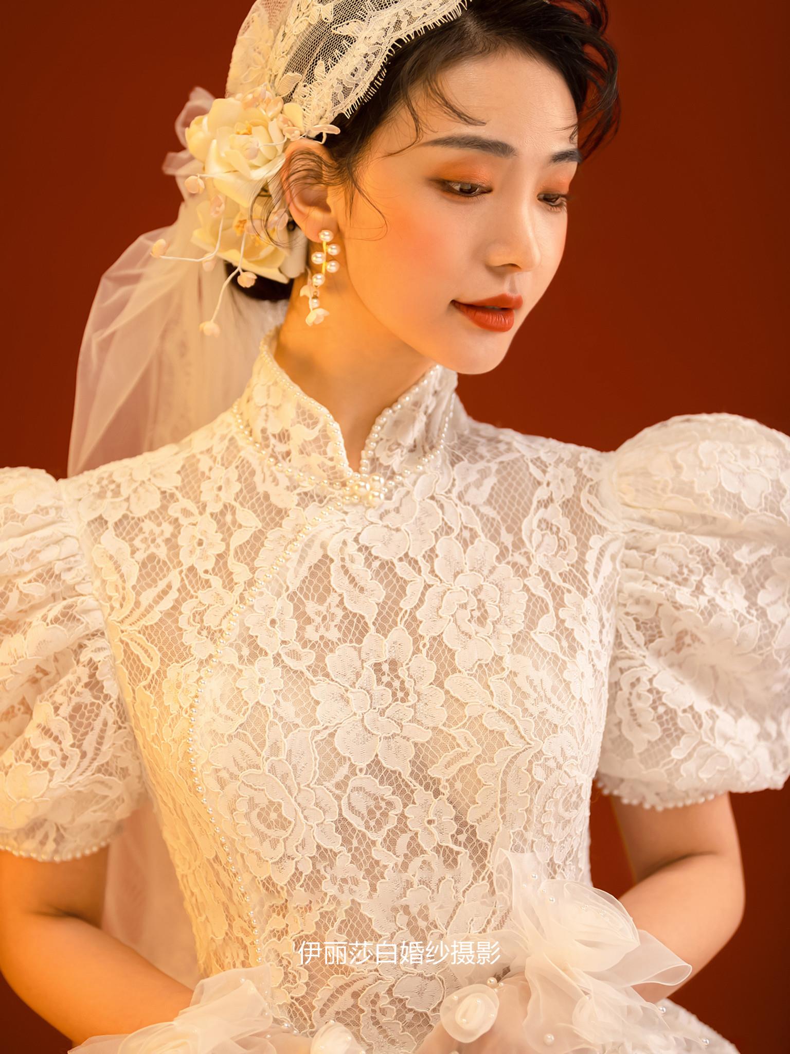 拍婚纱照3888套餐有跟妆+秀和+礼服 