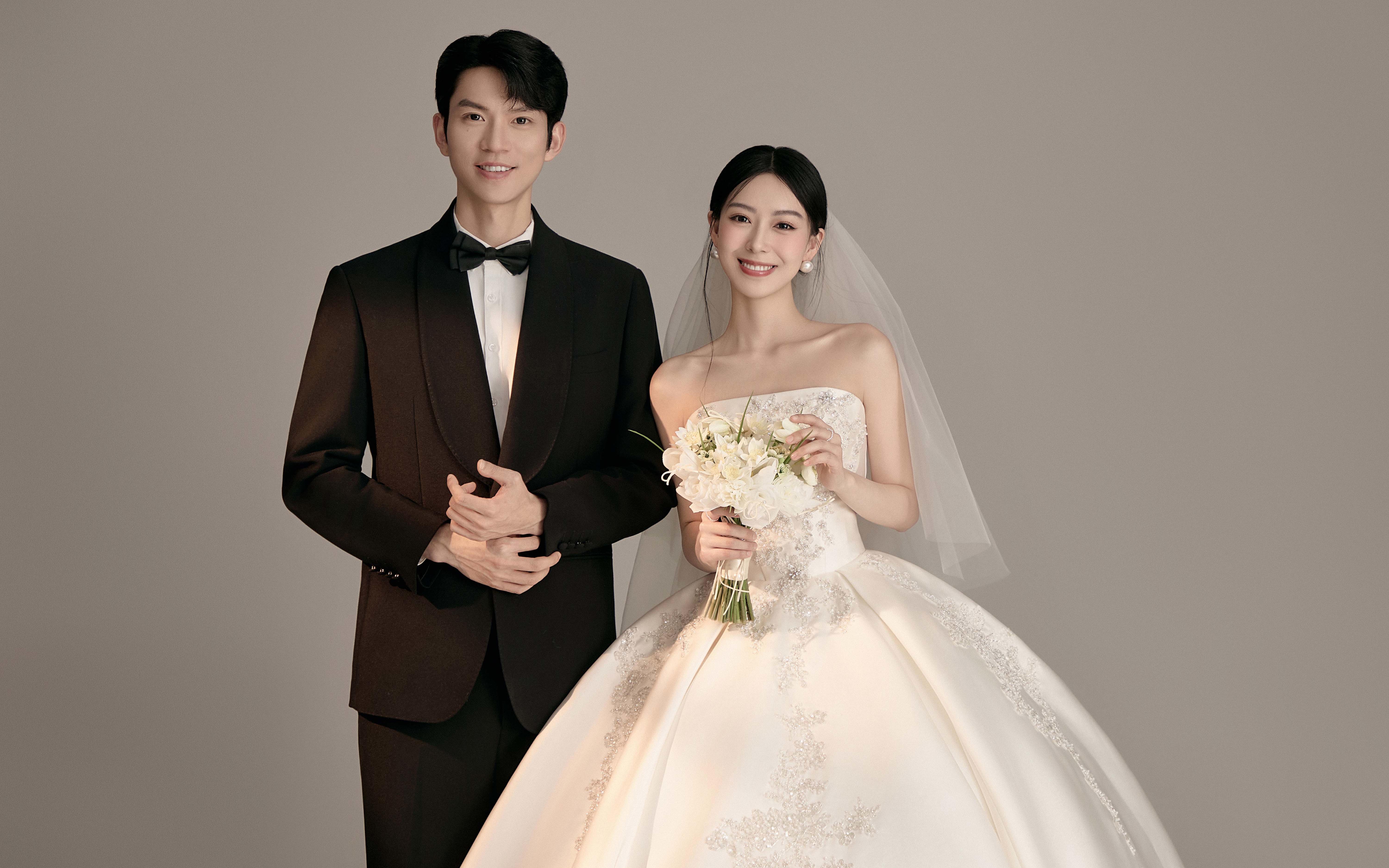 美到发光 小众高级的法式油画婚纱照太绝