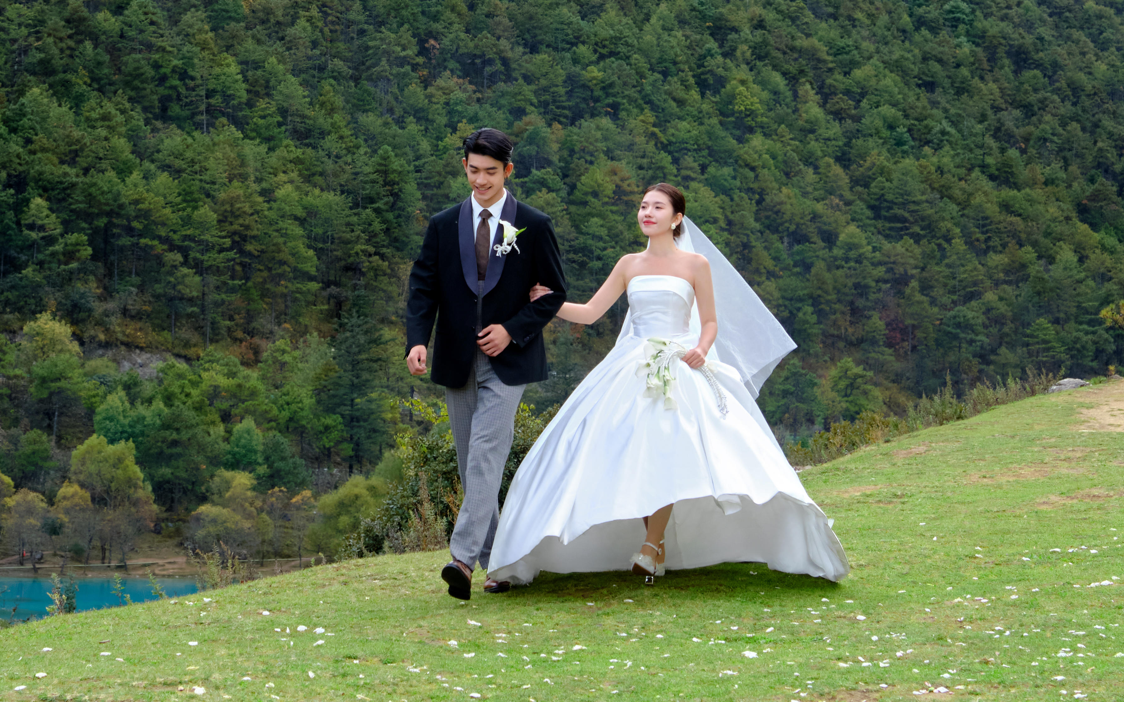 在丽江拍到的人生婚纱照