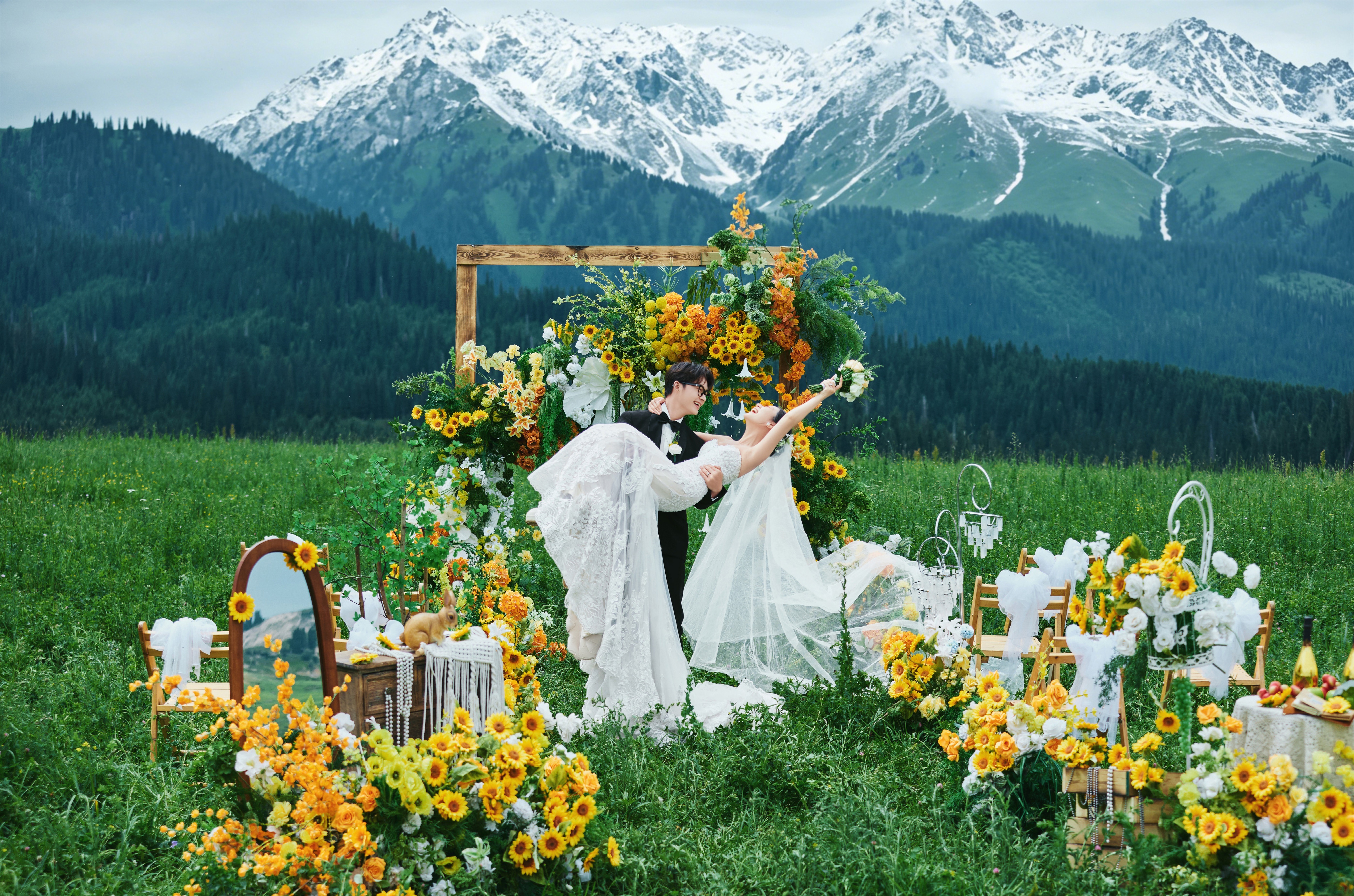 赴恰西目的地婚礼，风扬彩绸，与雪山共证爱意