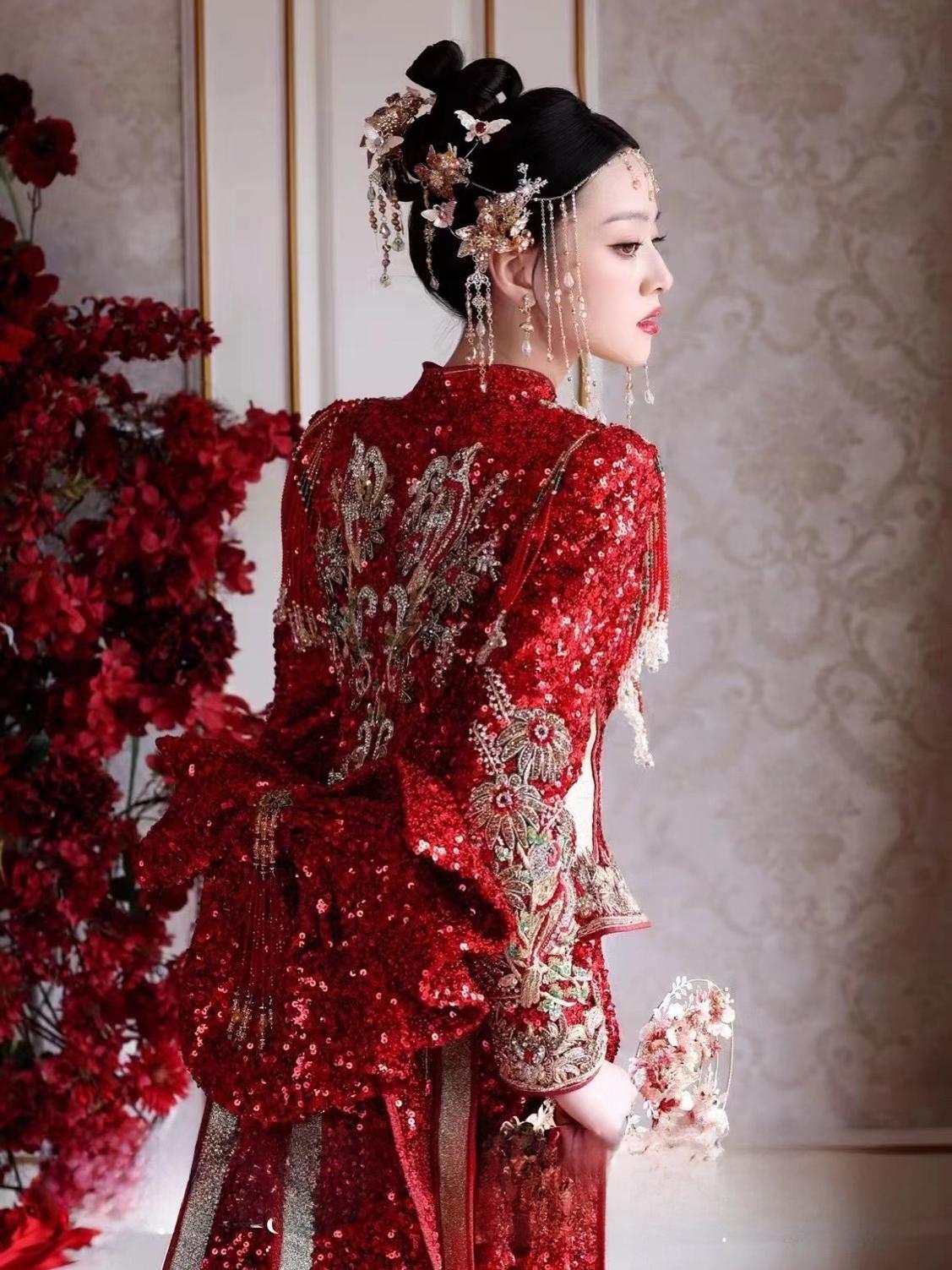 轻奢婚纱礼服跟妆套餐