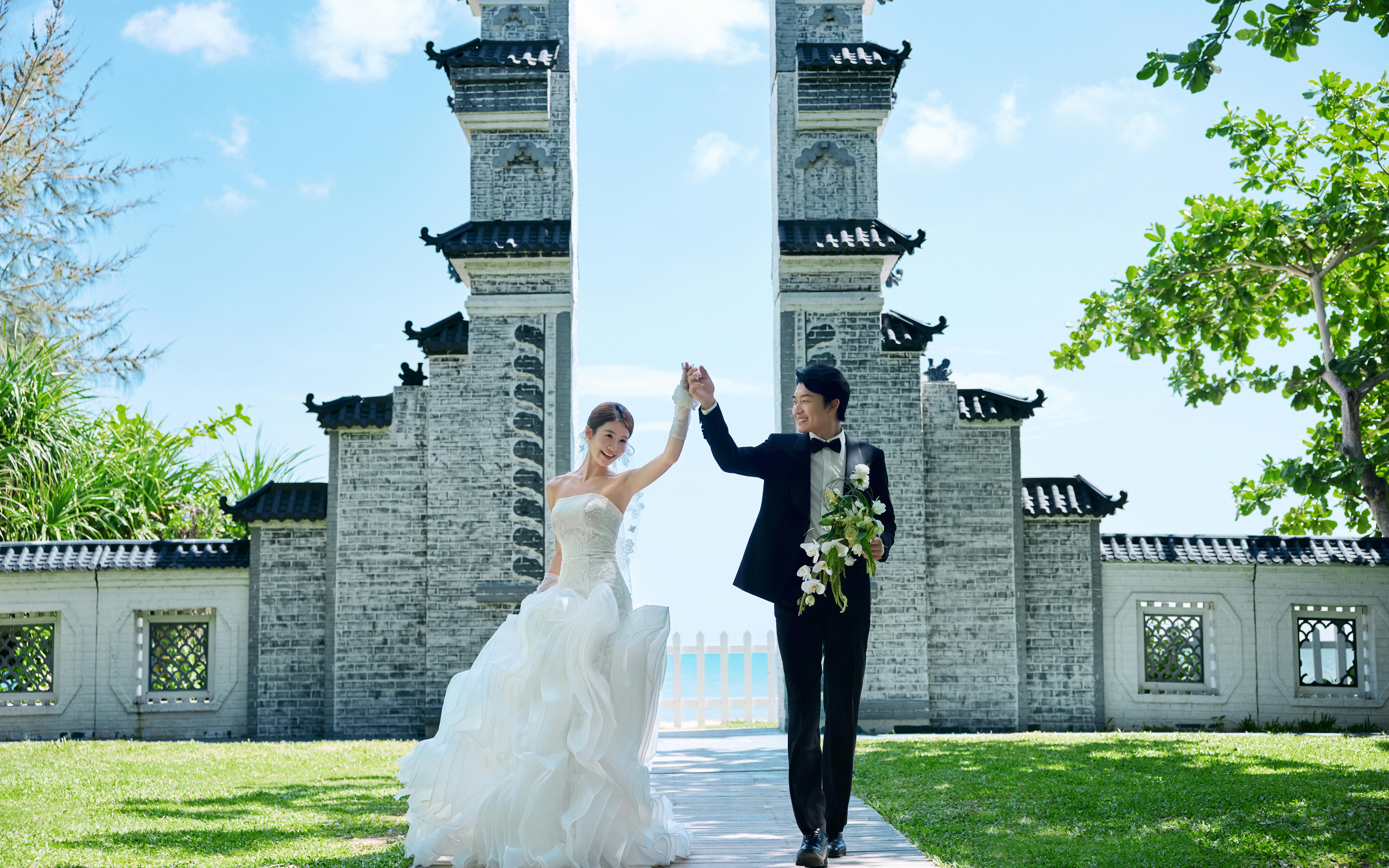 三亚玻璃教堂婚纱照！海天一色见证我们的神圣瞬间