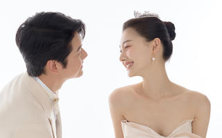 “被坚定的选择胜过一切浪漫” | 韩式婚纱照