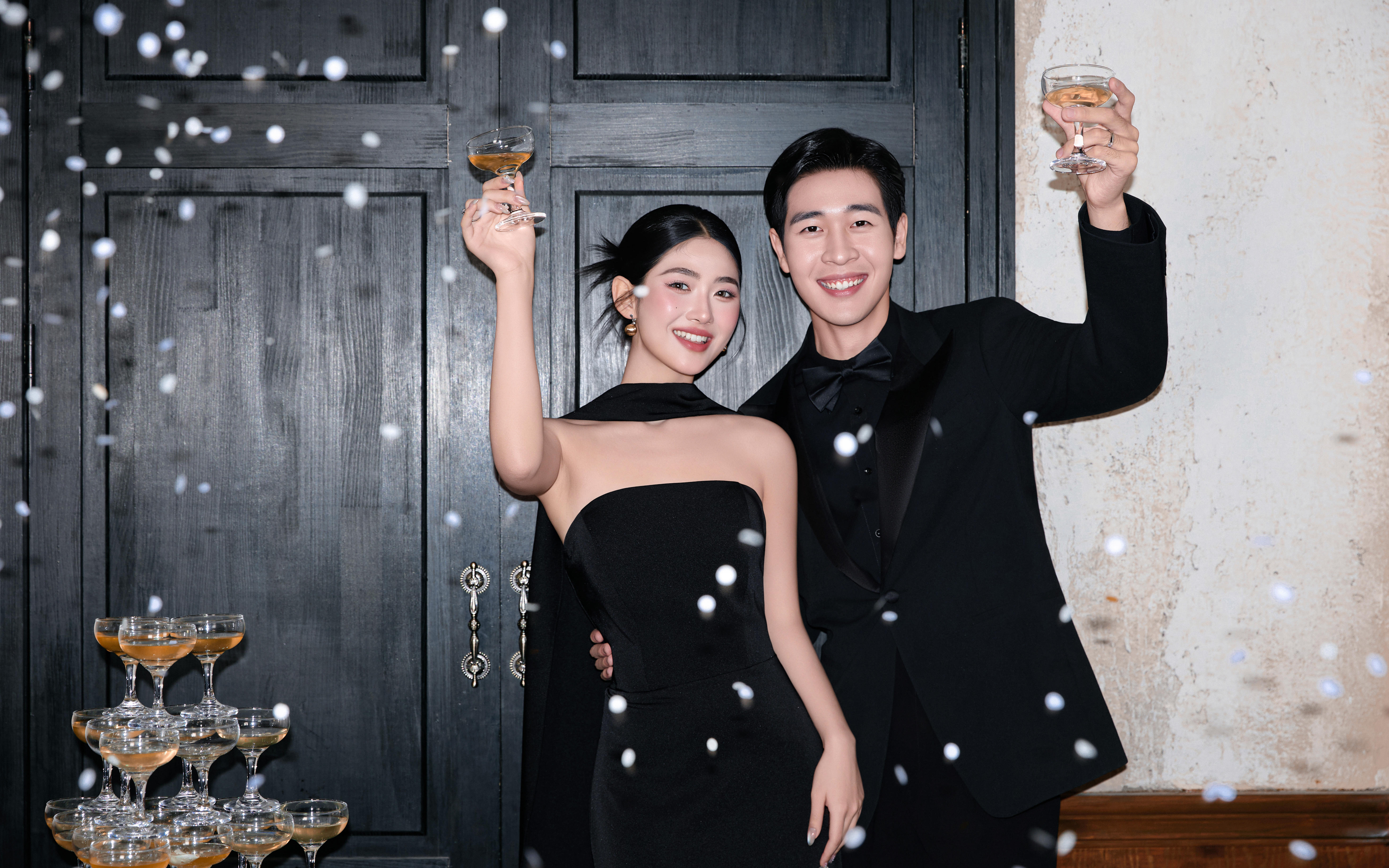 氛围感拿捏住的香槟塔婚纱照📸豪门夜宴