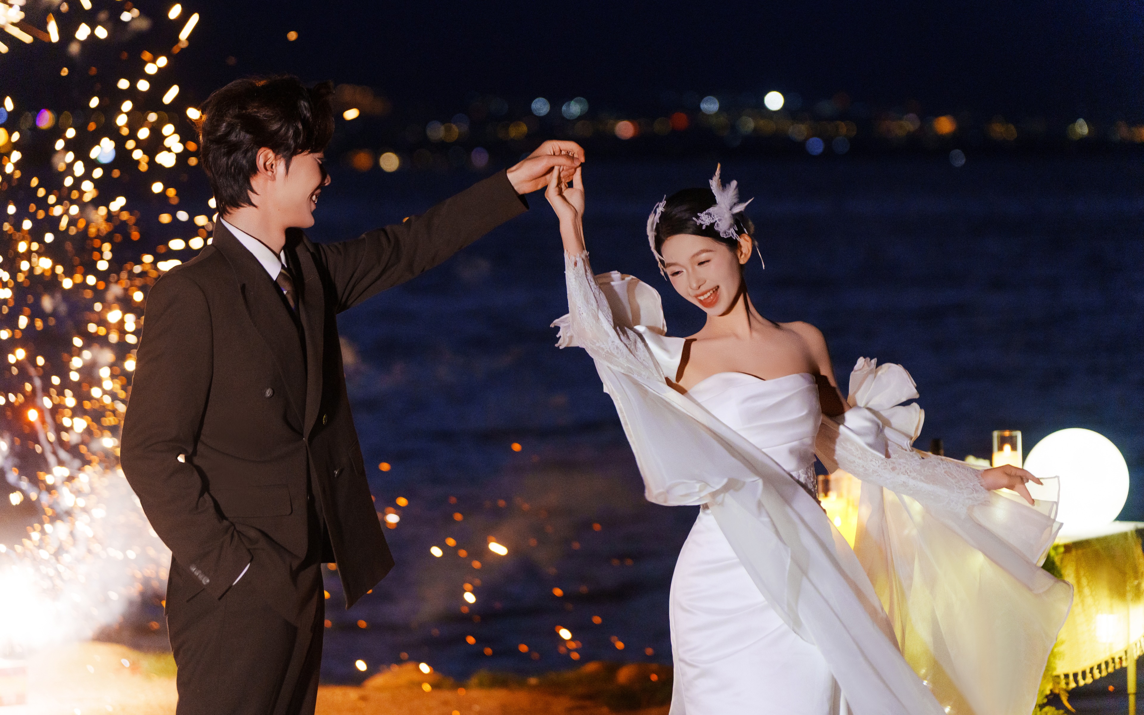 洱海夜未眠，光影映婚纱，浪漫氛围感大片🎆