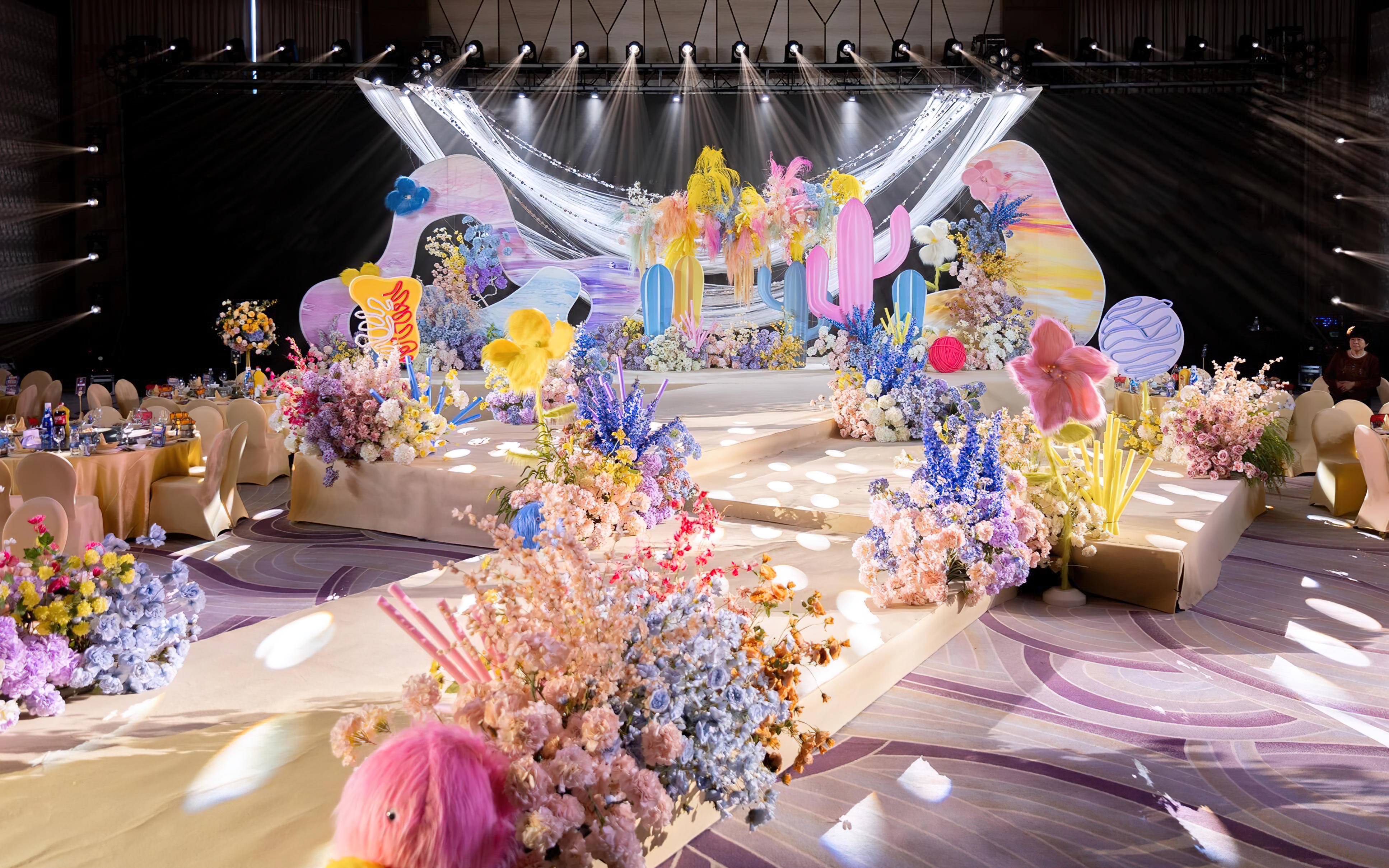 活力多巴胺主題婚禮布景