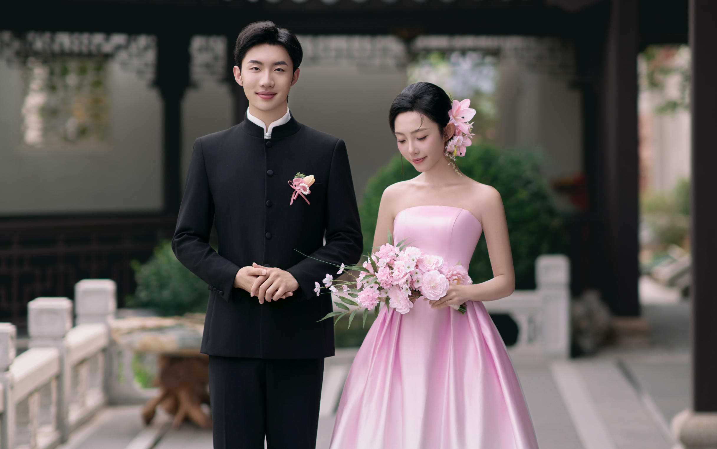 温婉大气的中式园林婚纱照