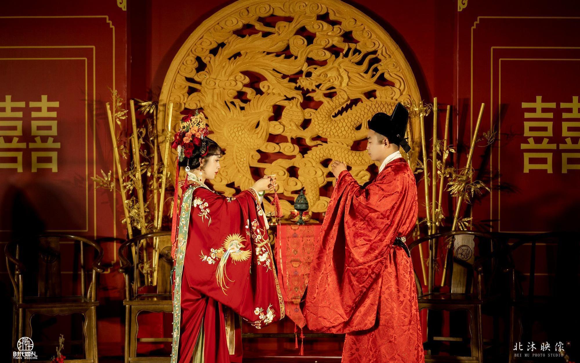 中国式婚礼红色吊顶