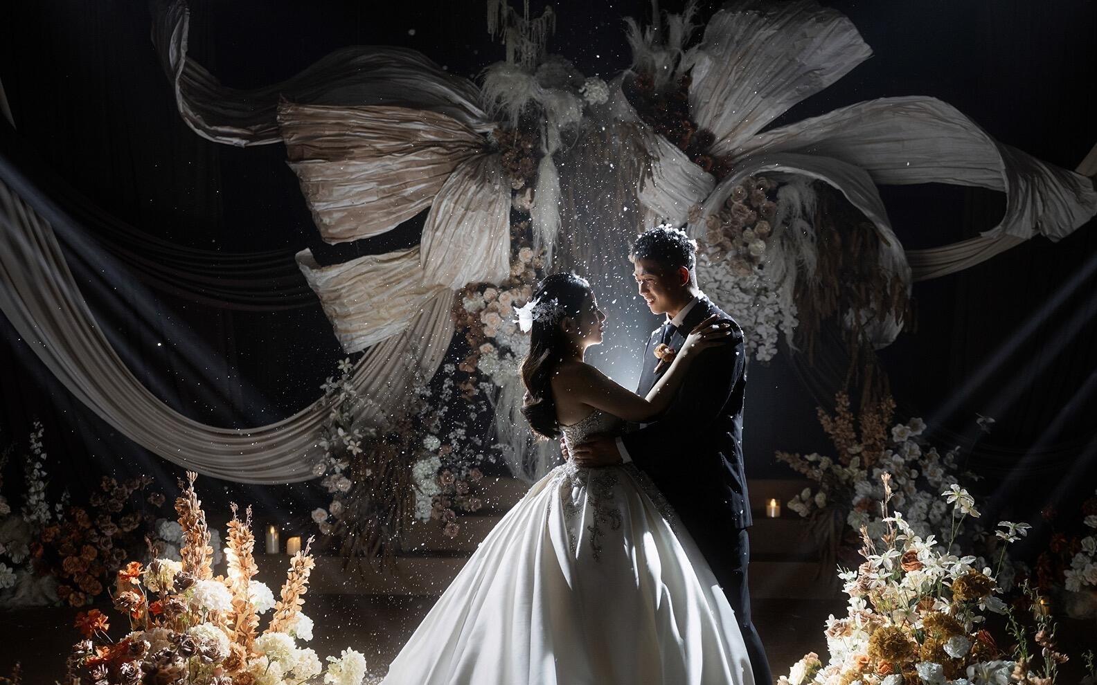 【囍记】万人迷的公主婚礼日记这样的花艺你喜欢吗 