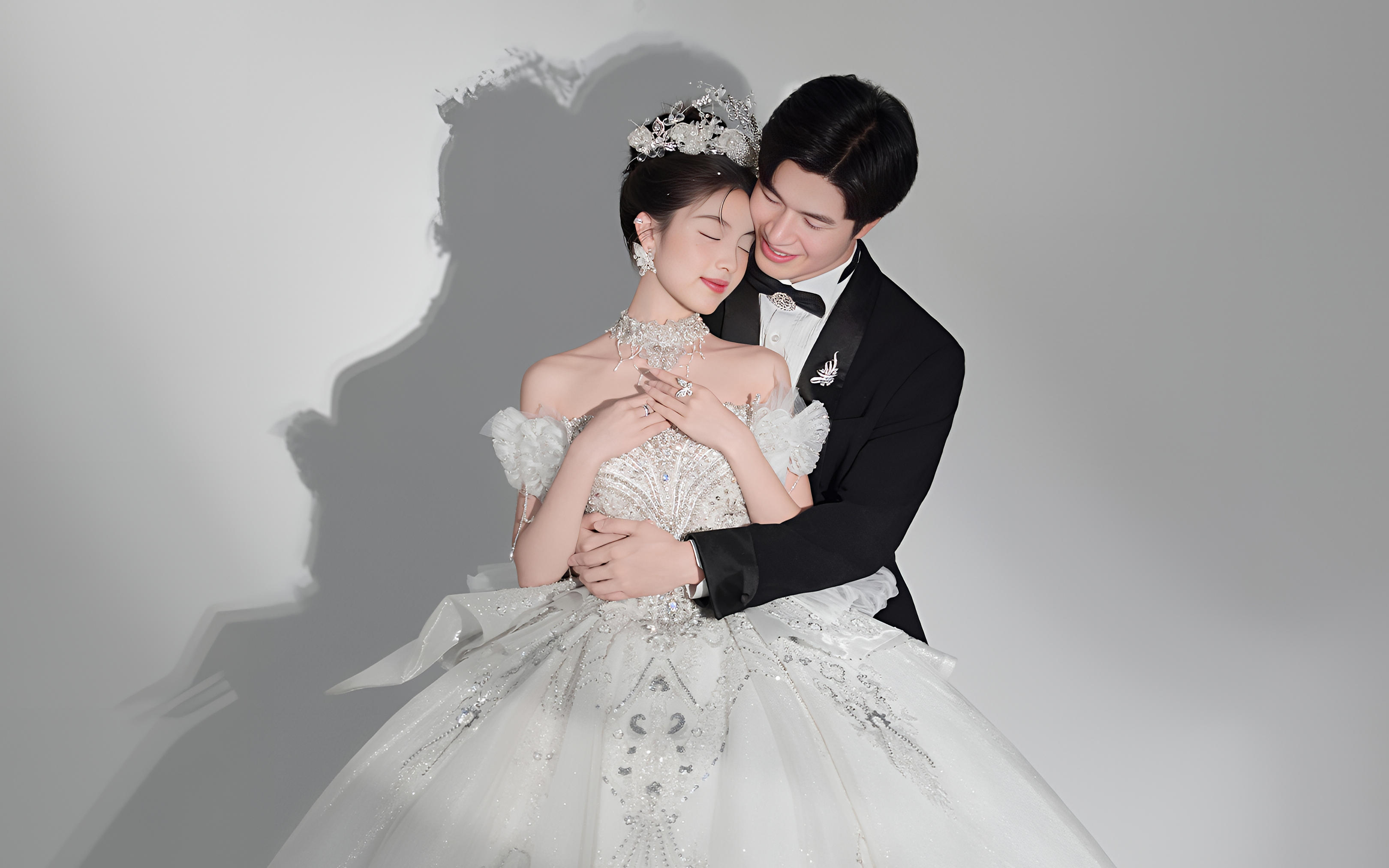 極簡(jiǎn)光影婚紗照  適合00后新娘的必拍婚紗照風(fēng)格