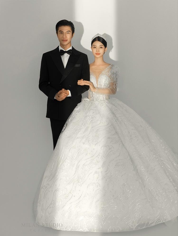 【超值特惠】室内极简婚照+5000婚嫁大礼包