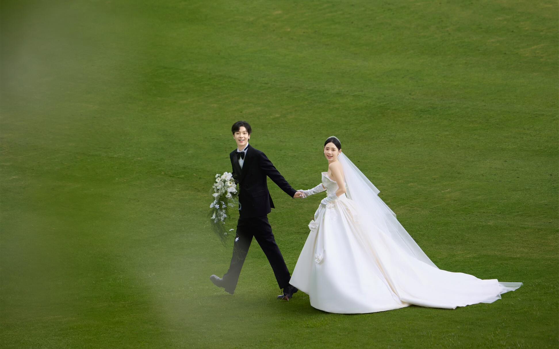 承认吧！你也为我的韩系草坪婚纱照着迷叭