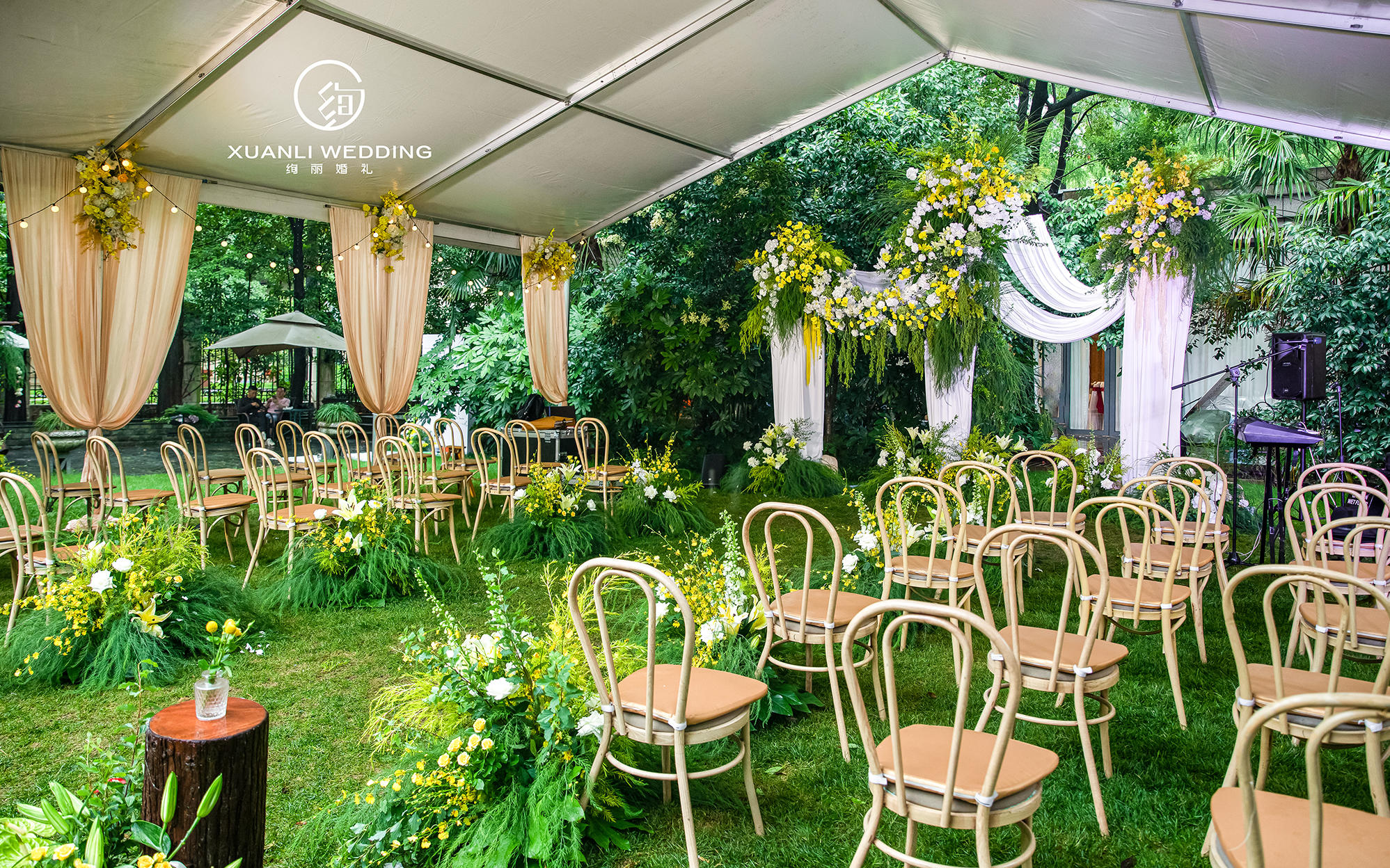自然森系黃綠花園風(fēng)婚禮