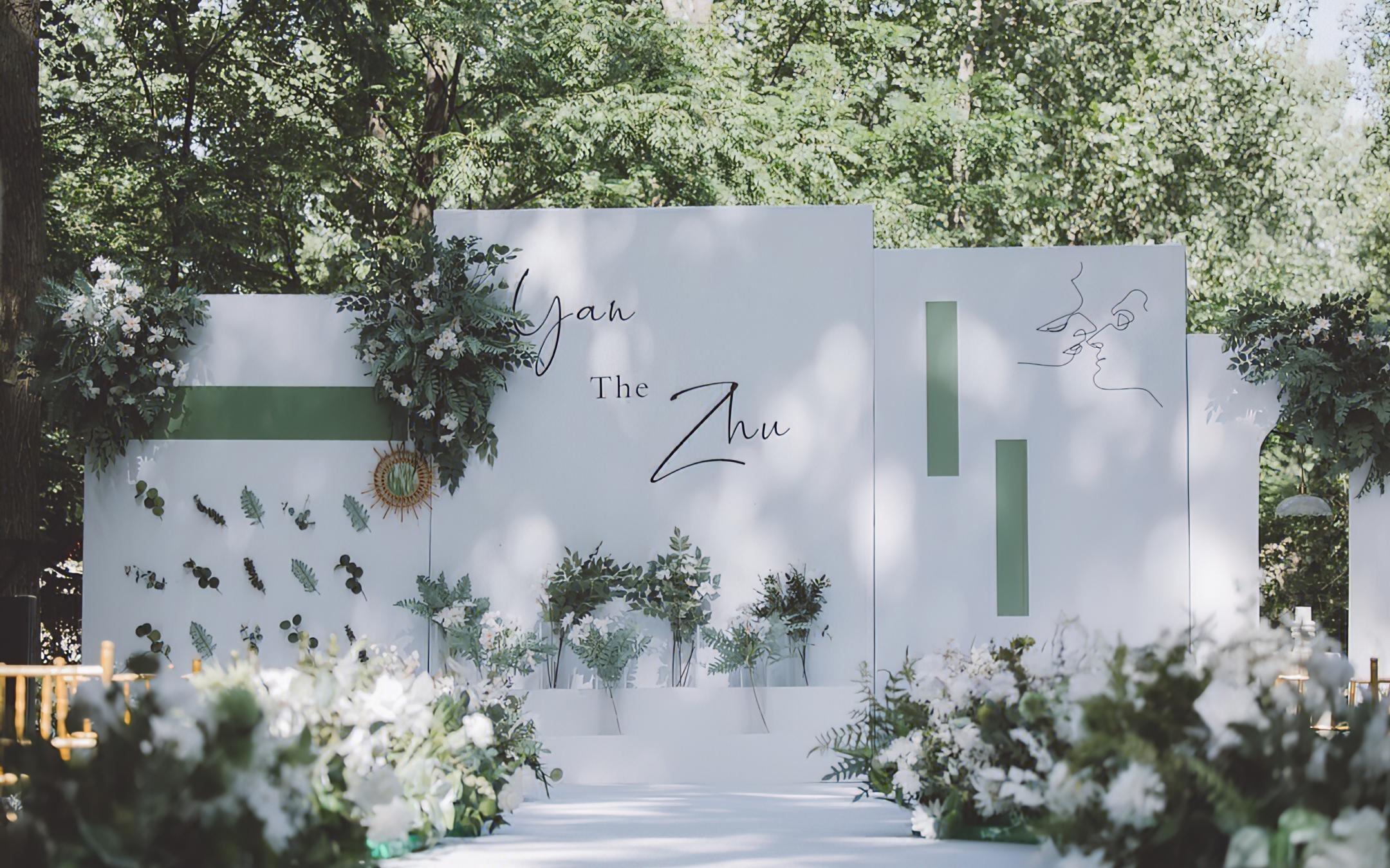 紫色小众户外布幔高级婚礼