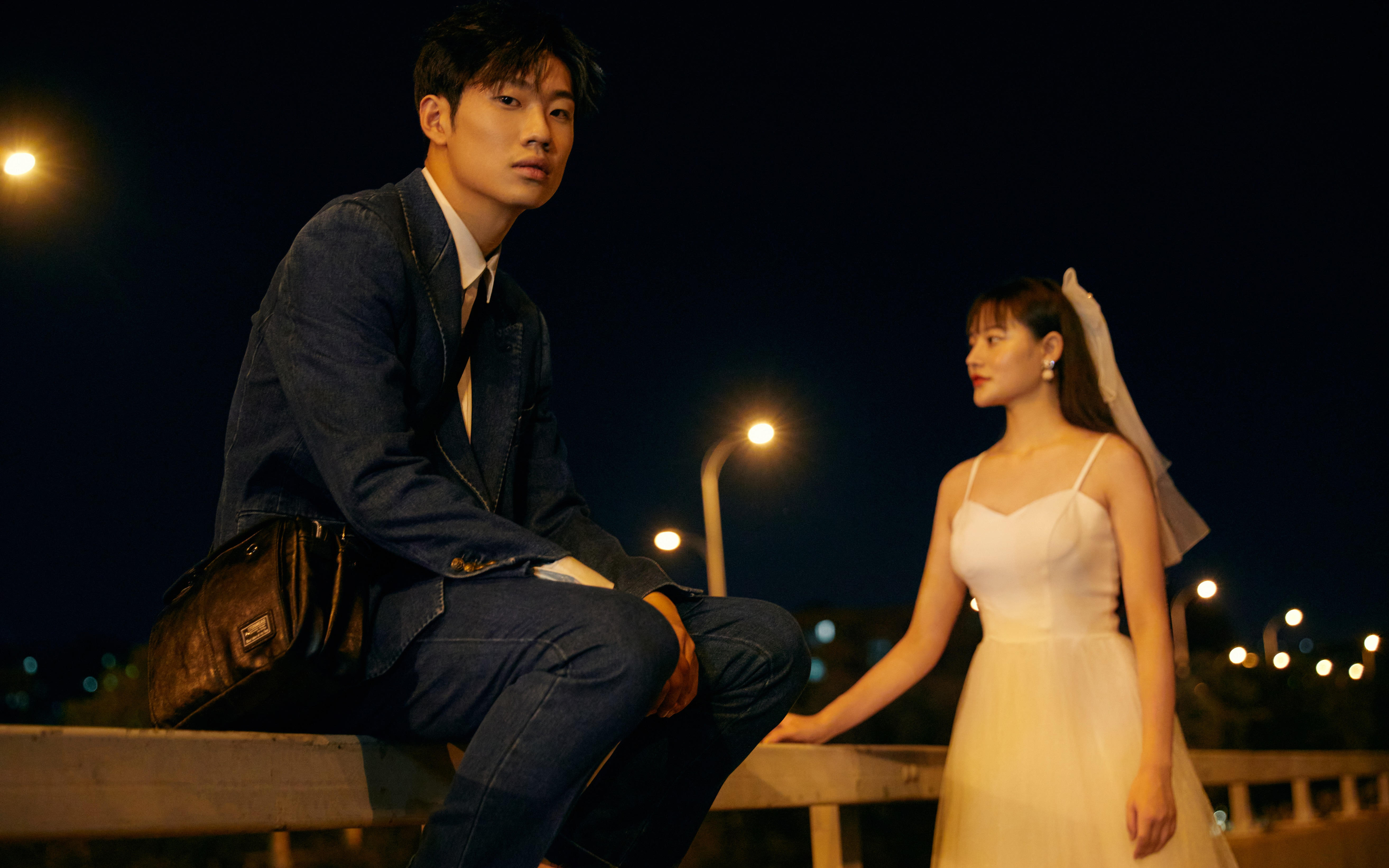夜景电影风婚纱照,小众高级感满满