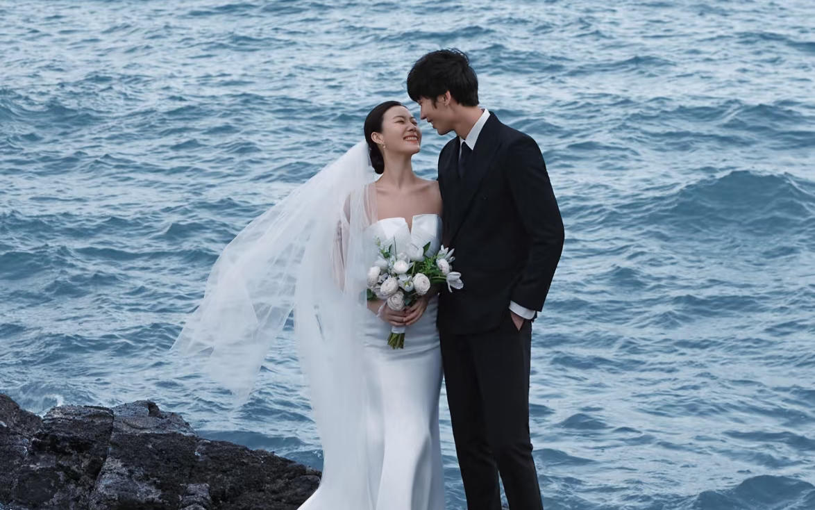 答应我！海边一定要拍情绪感礁石婚纱照~