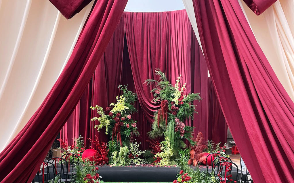 汪岗酒红色5米高背景