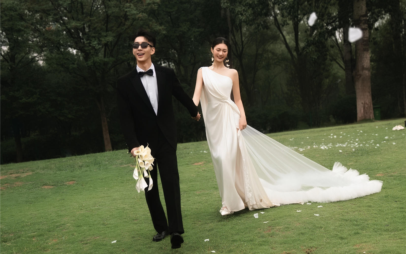 松弛感拿捏了！森系婚紗照拍出電影女主氛圍！