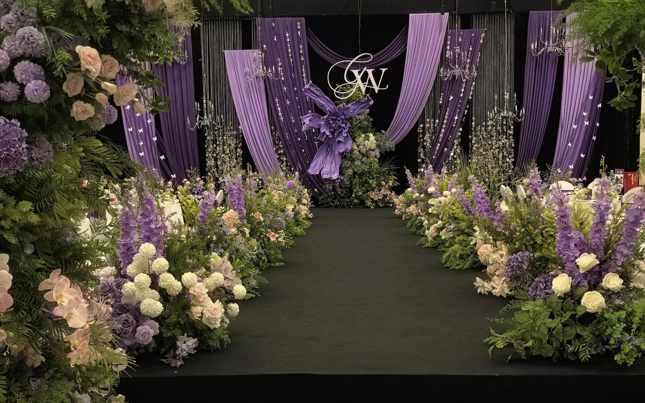 婚禮｜小預(yù)算亮片紫色布幔也很nice