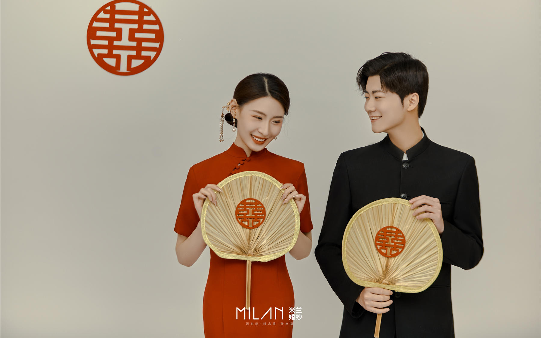 把 “囍” 氣穿在身上，把甜蜜留在鏡頭里