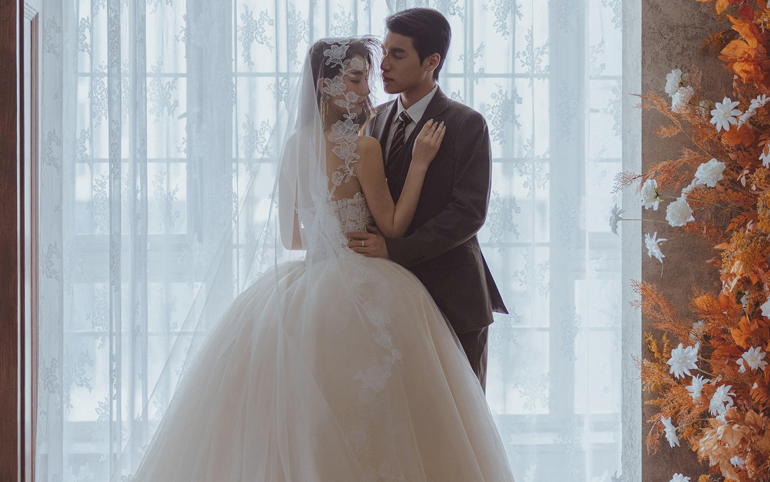 古典油畫婚紗照見證愛的儀式感??高級優(yōu)雅