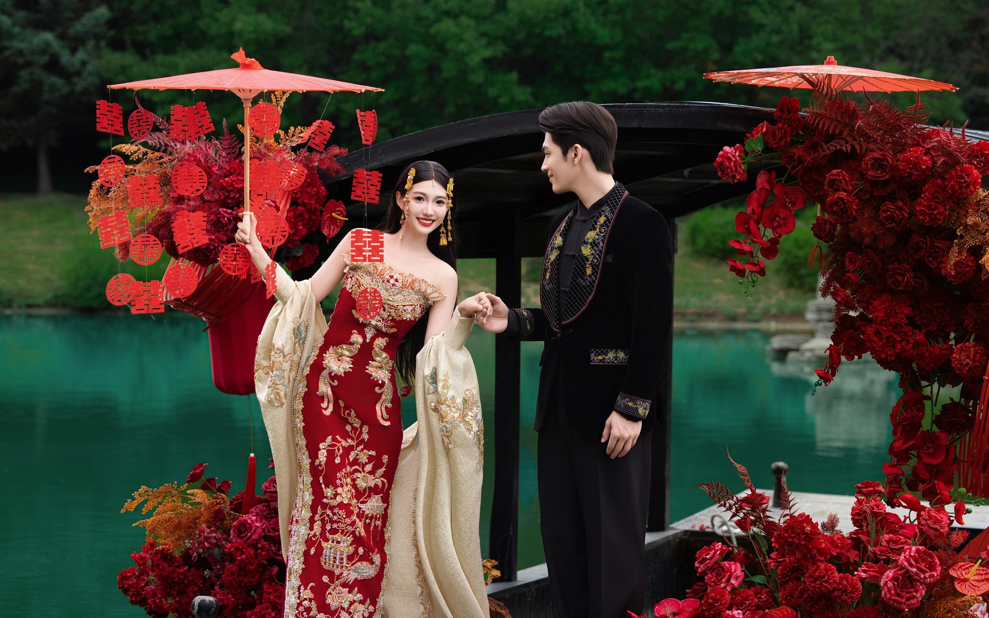 在沈阳拍到了！新中式乌篷船婚纱照🎋 高阶审美客