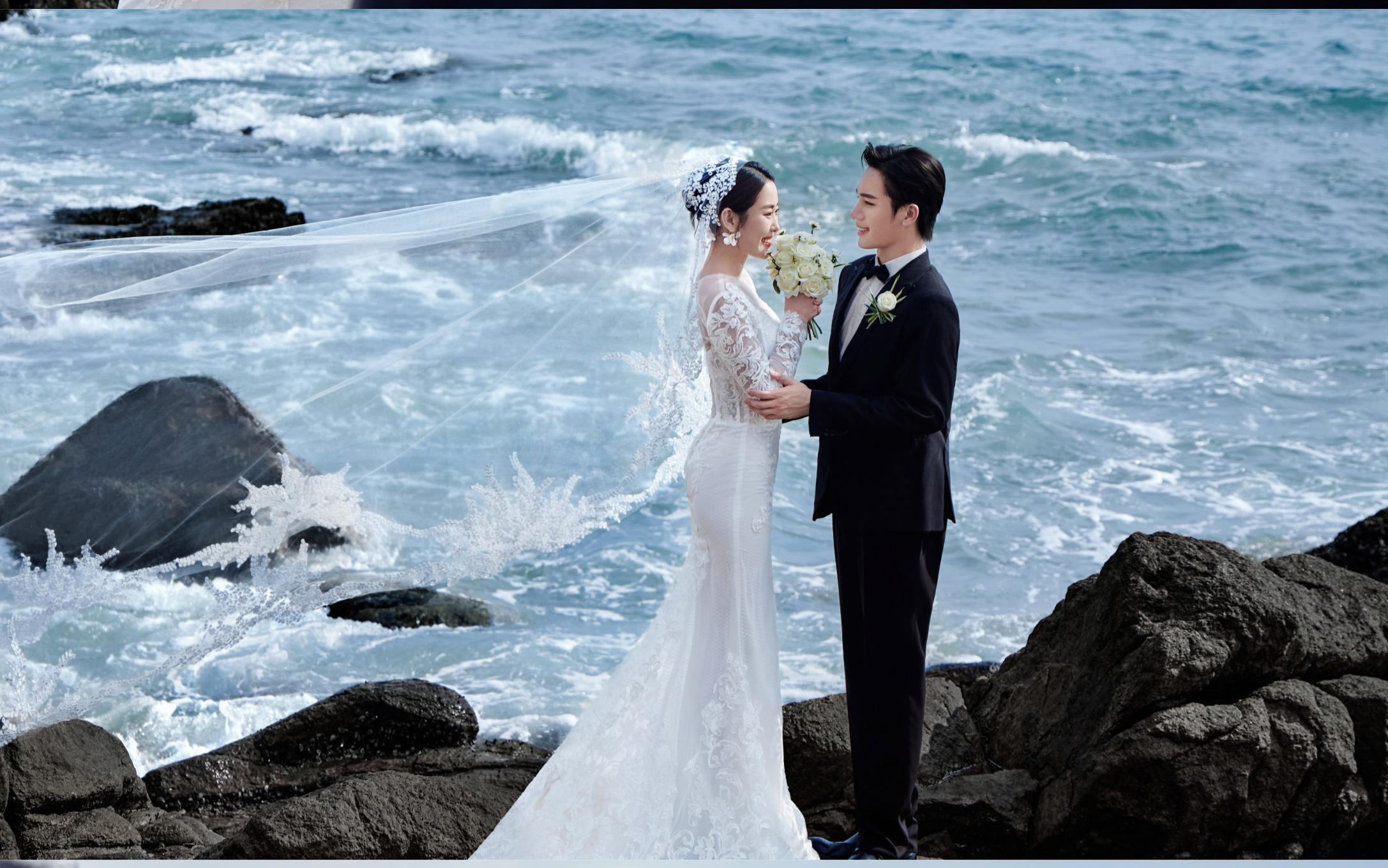 陪你到世界尽头🌊电影感超强的海景婚纱照