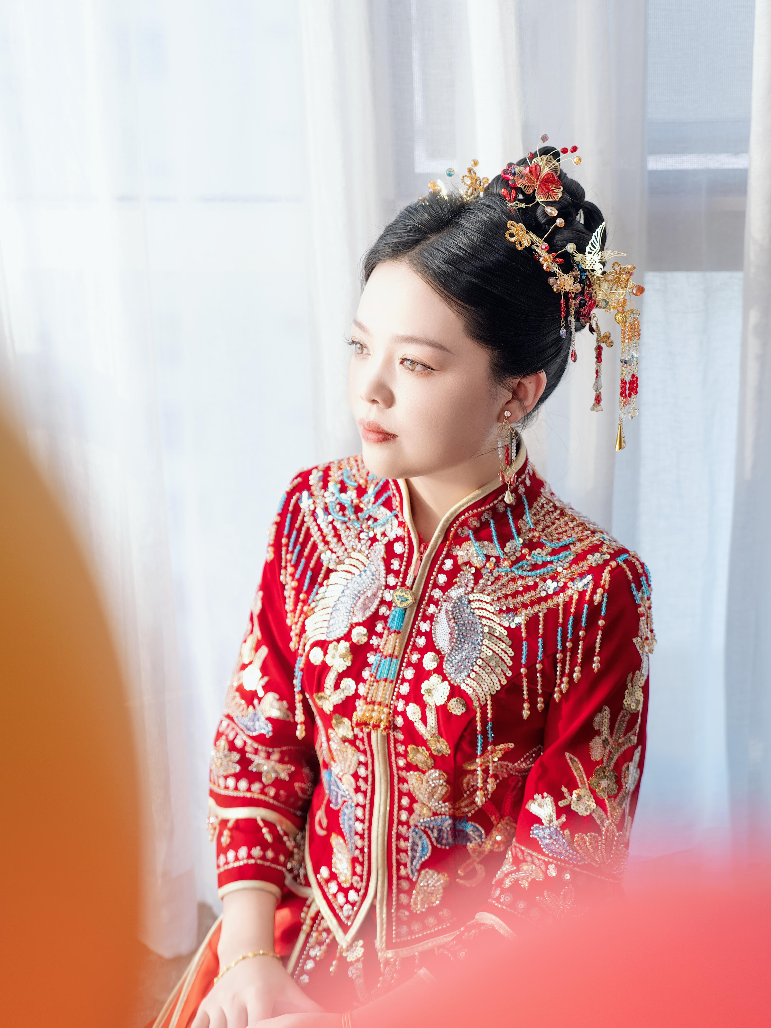 劲爆价：中式秀禾服的早妆+全天