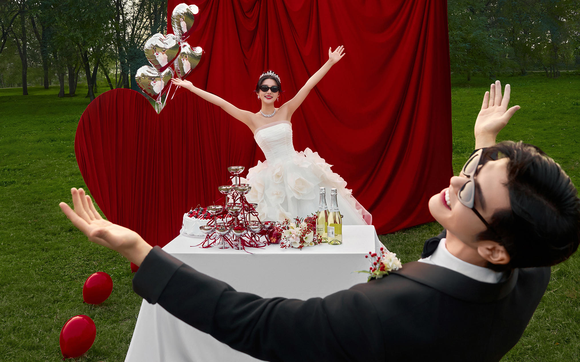 喜嫁仪式感外景草坪婚纱照