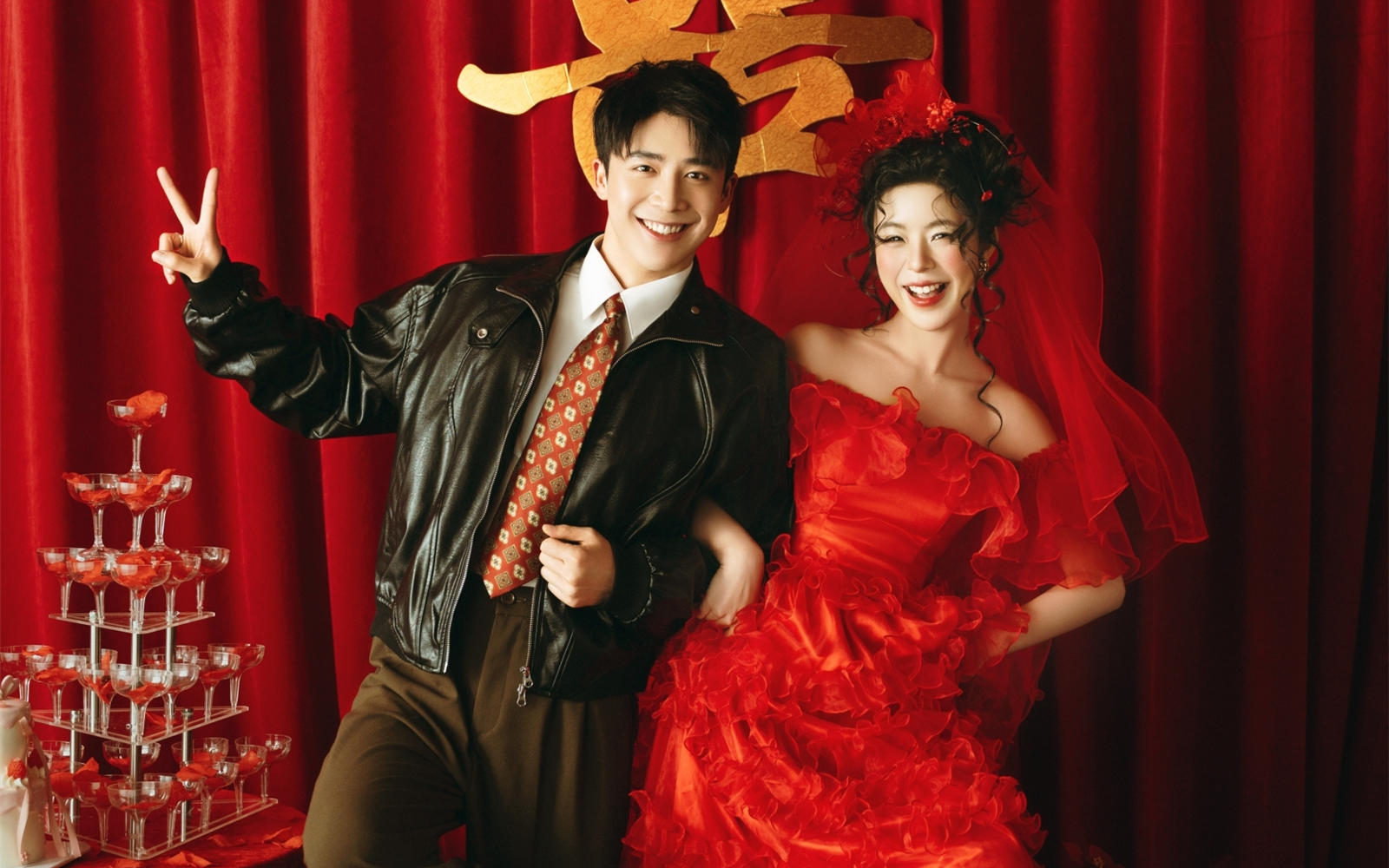 爸妈同款港风婚纱照🎞️ 这波怀旧氛围感赢麻了！