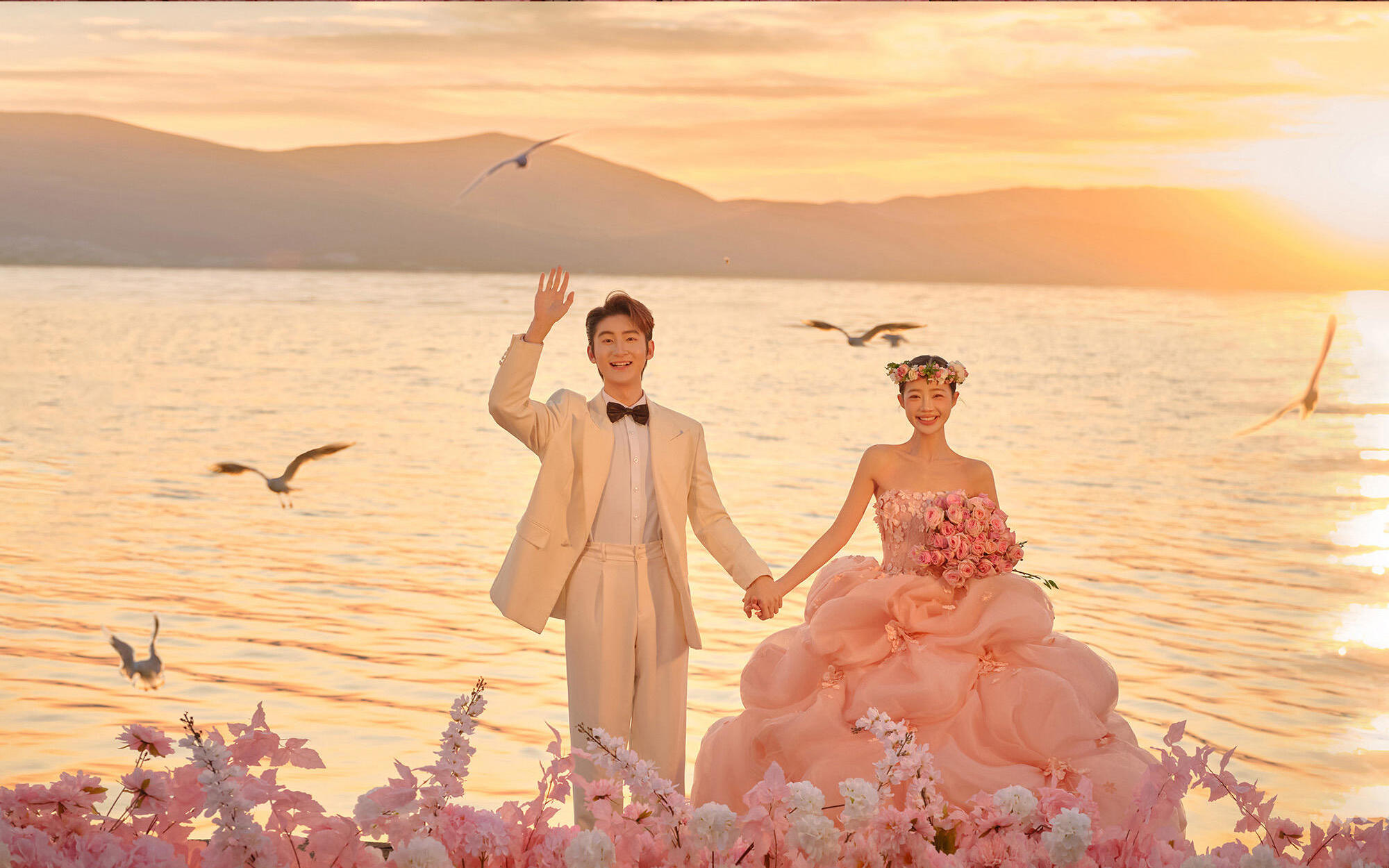 浪漫粉色系的长沙江边婚纱照