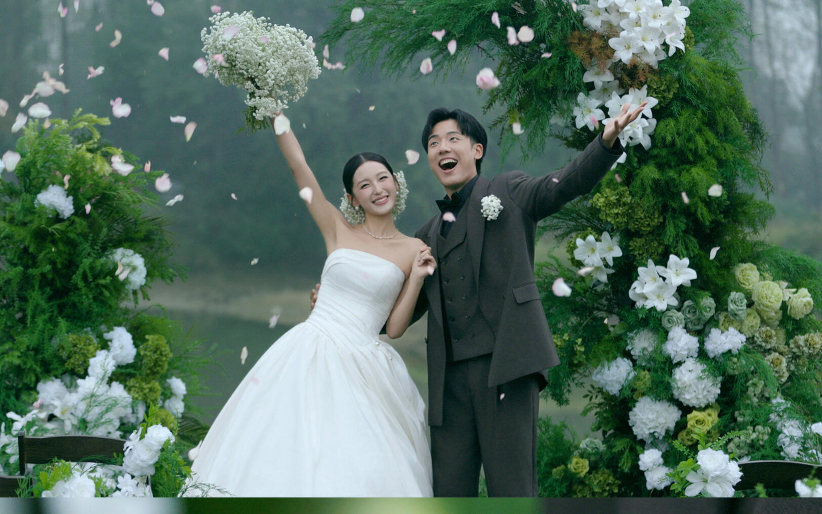 心动指数💯分|森系目的地婚纱照美到失语 