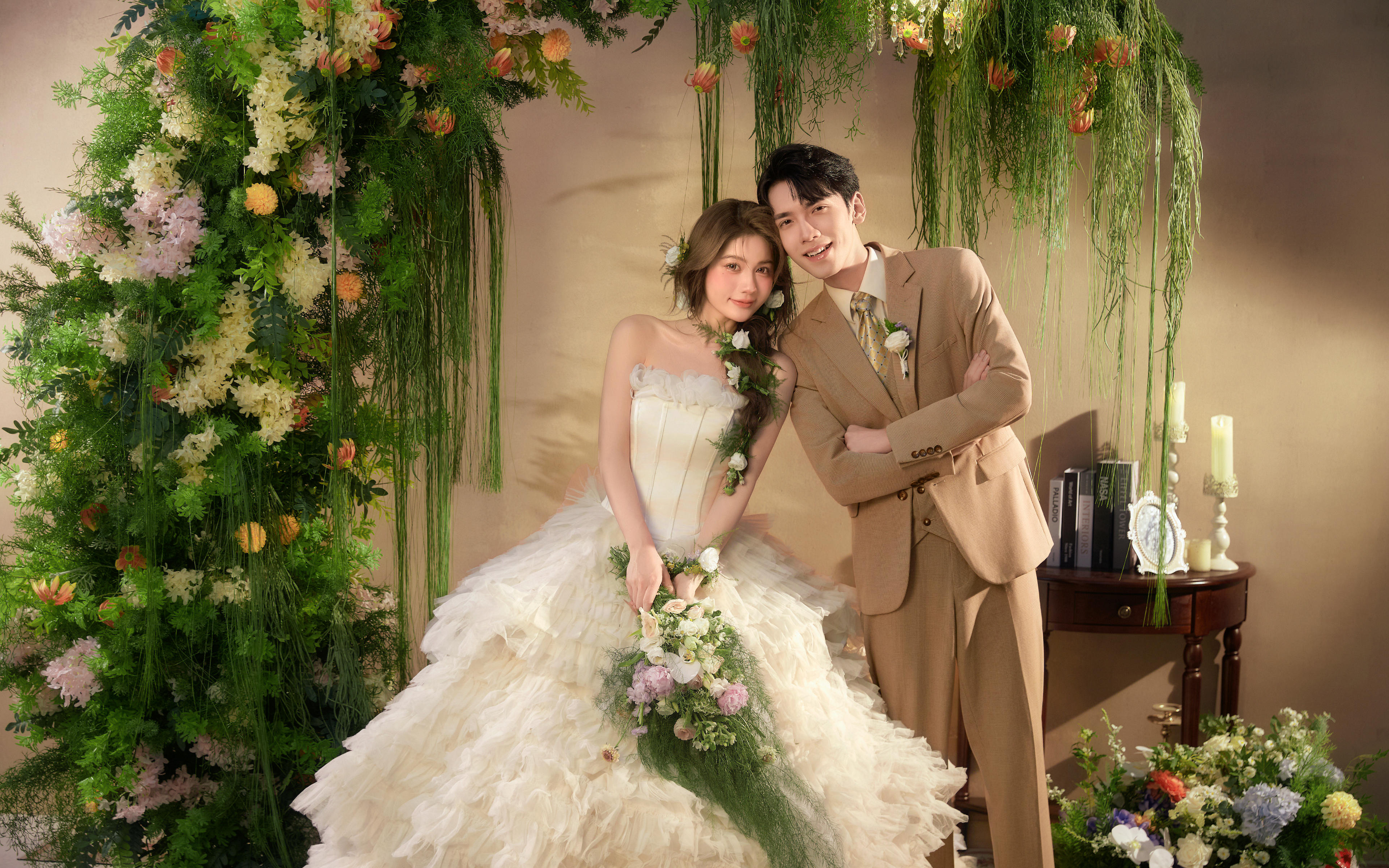 【主紗婚紗照】與花為伴，婚照記錄甜蜜瞬間