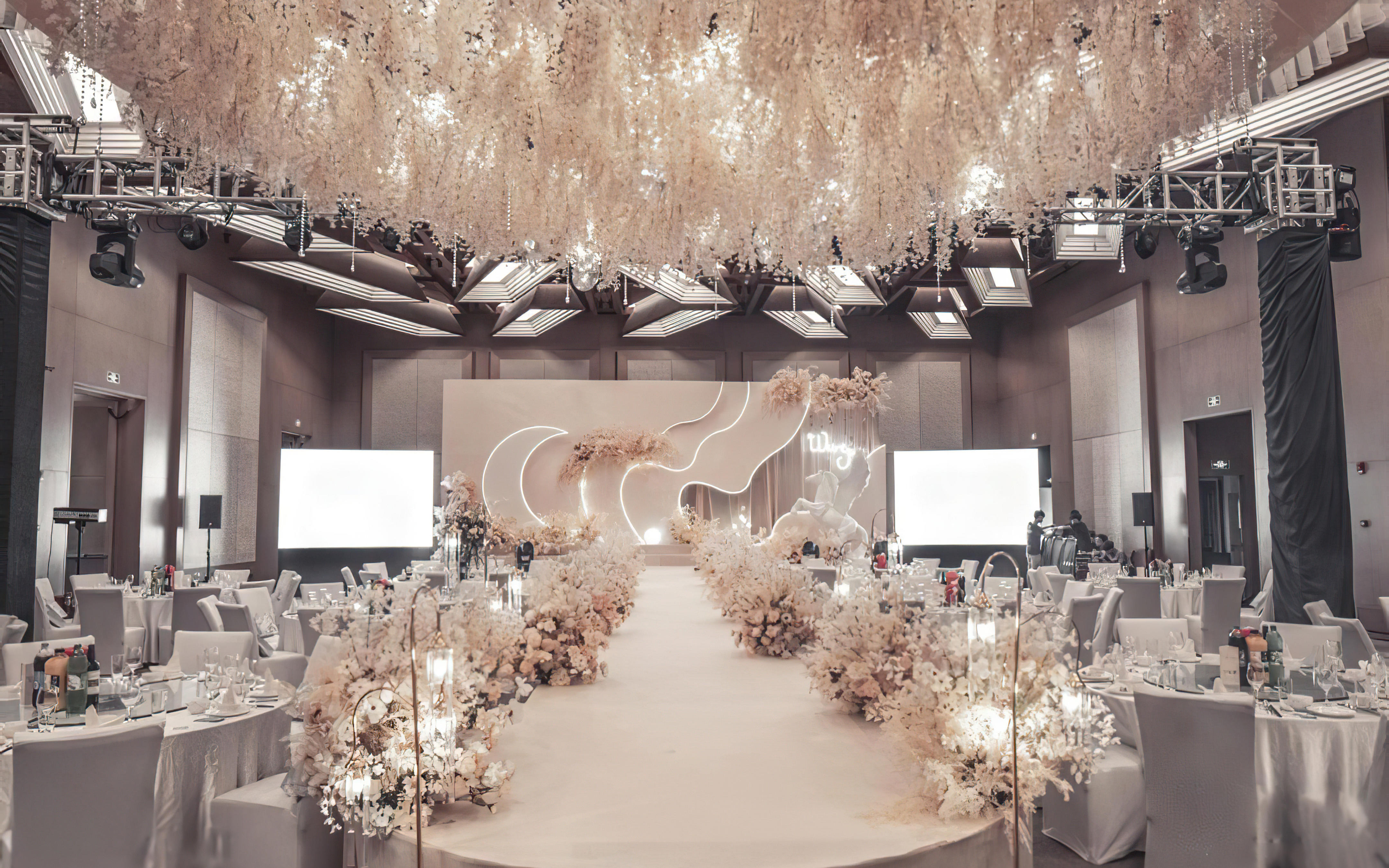 新派婚礼/暖阳于心  /香槟系 / 室内户外