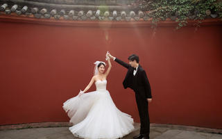 飞鱼摄影|北京角楼红墙胡同复古婚纱照