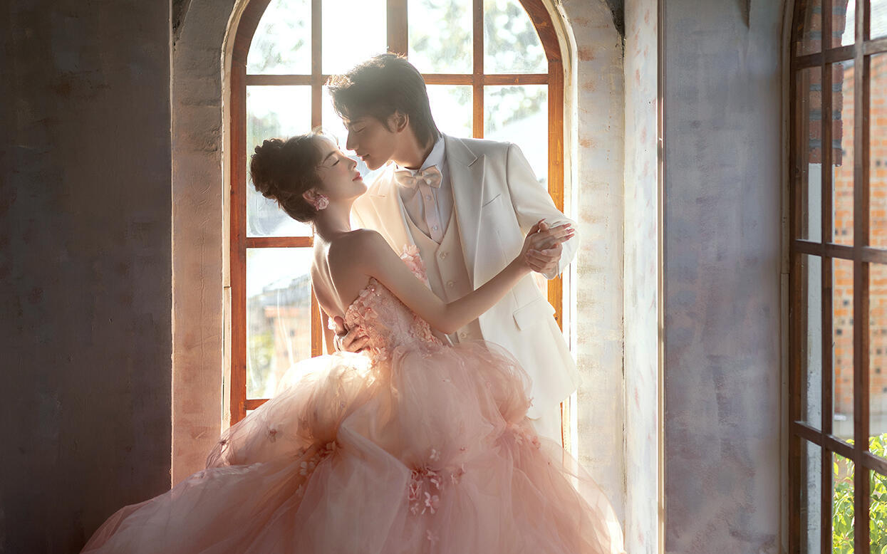 一眼萬年??唯美婚紗照邂逅花神少女??