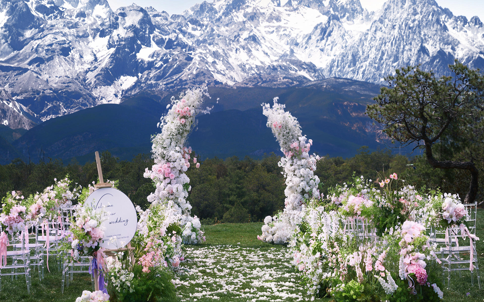 【芙拉薇尔目的地婚礼】花海之恋-婚礼主题上新