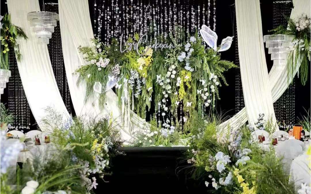 野生感白绿布幔婚礼