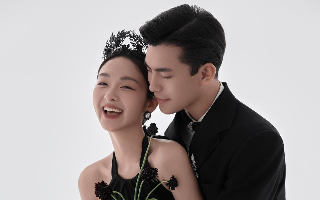 【高貴優(yōu)雅的極簡(jiǎn)黑紗婚紗照】
