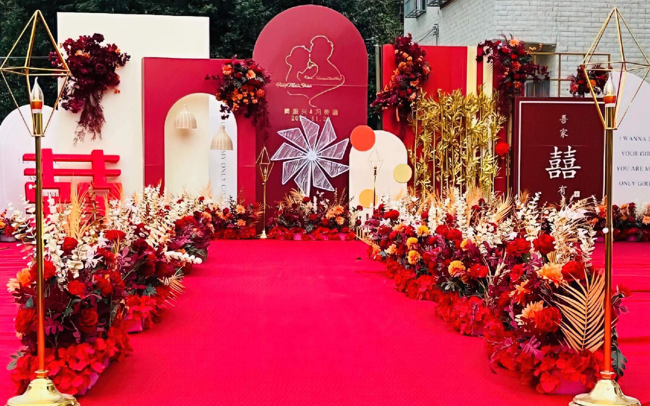 紅色元素融入戶外，點(diǎn)亮空間氛圍