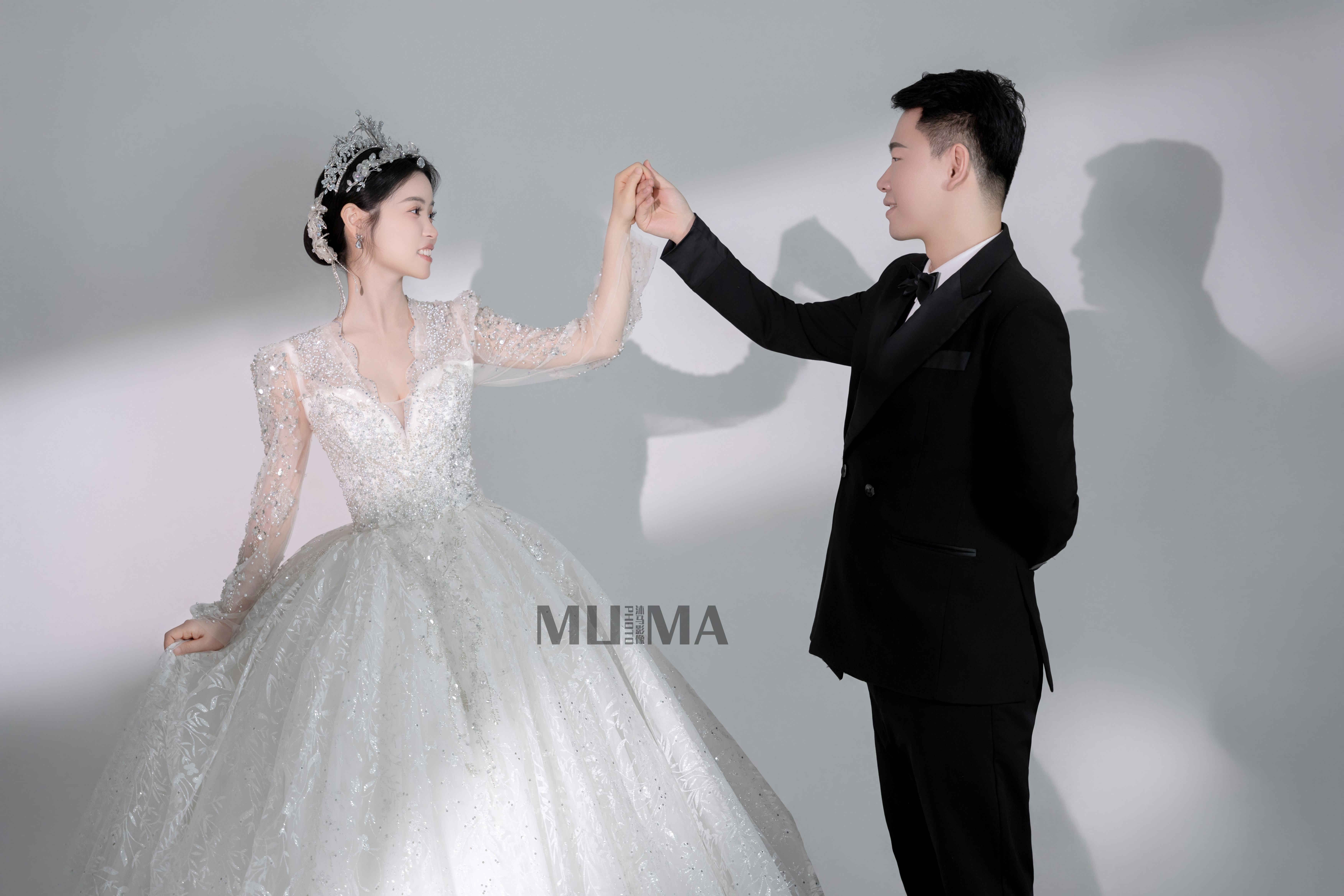 （热门套餐）婚纱照内外景结合款3699