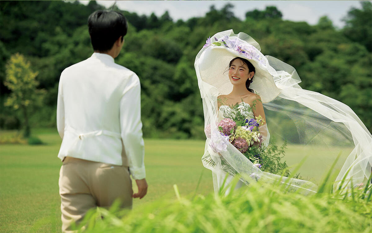 “法式尤莱紫”复古婚纱照真嘟是氛围感的神