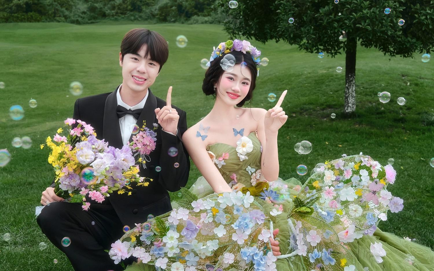 救命??被這組綠裙花仙子婚紗照美到睡不著?