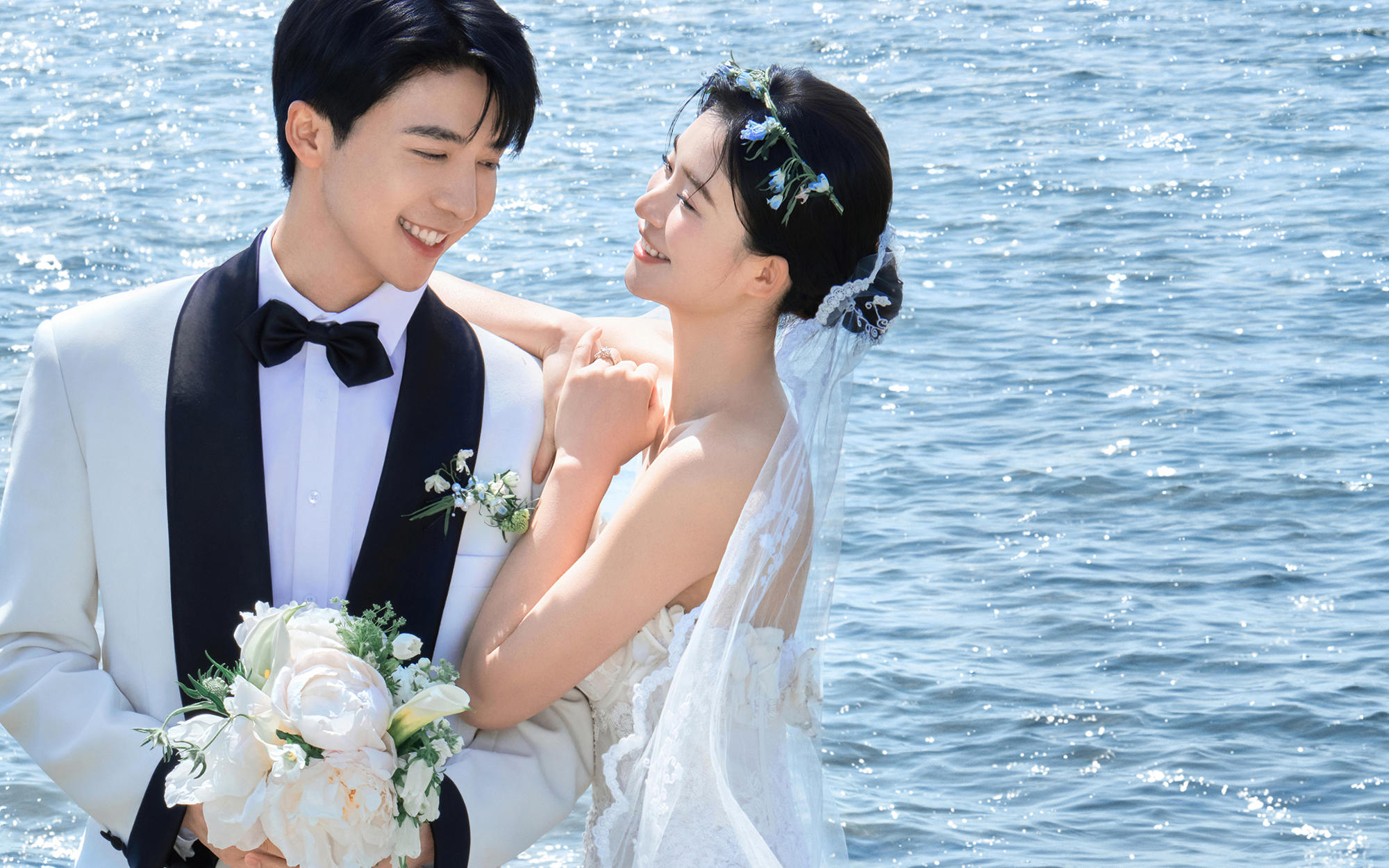 被問爆的礁石海景婚紗照?無法拒絕的電影感