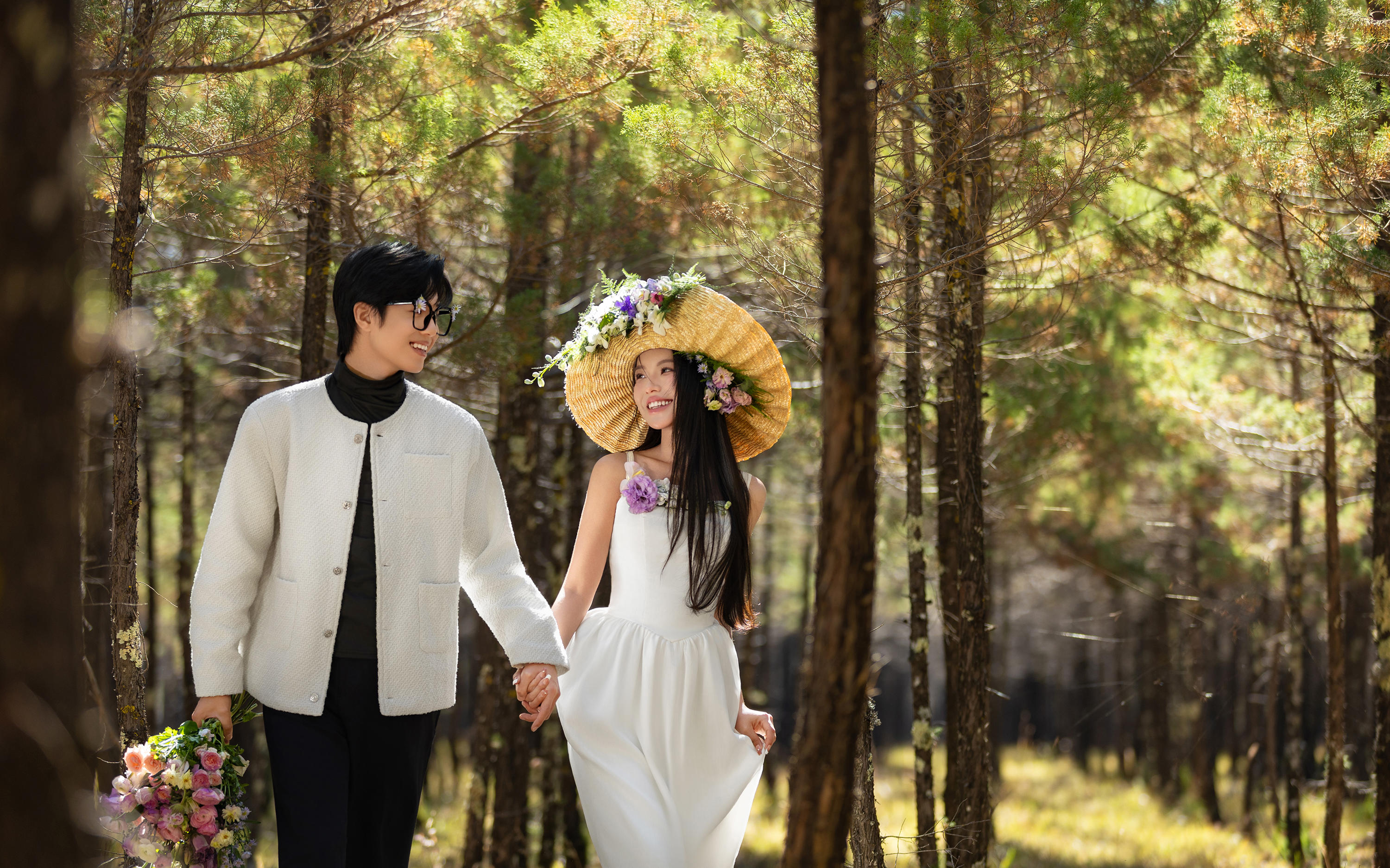 森林偷偷开了个派对｜主角是我们婚纱照