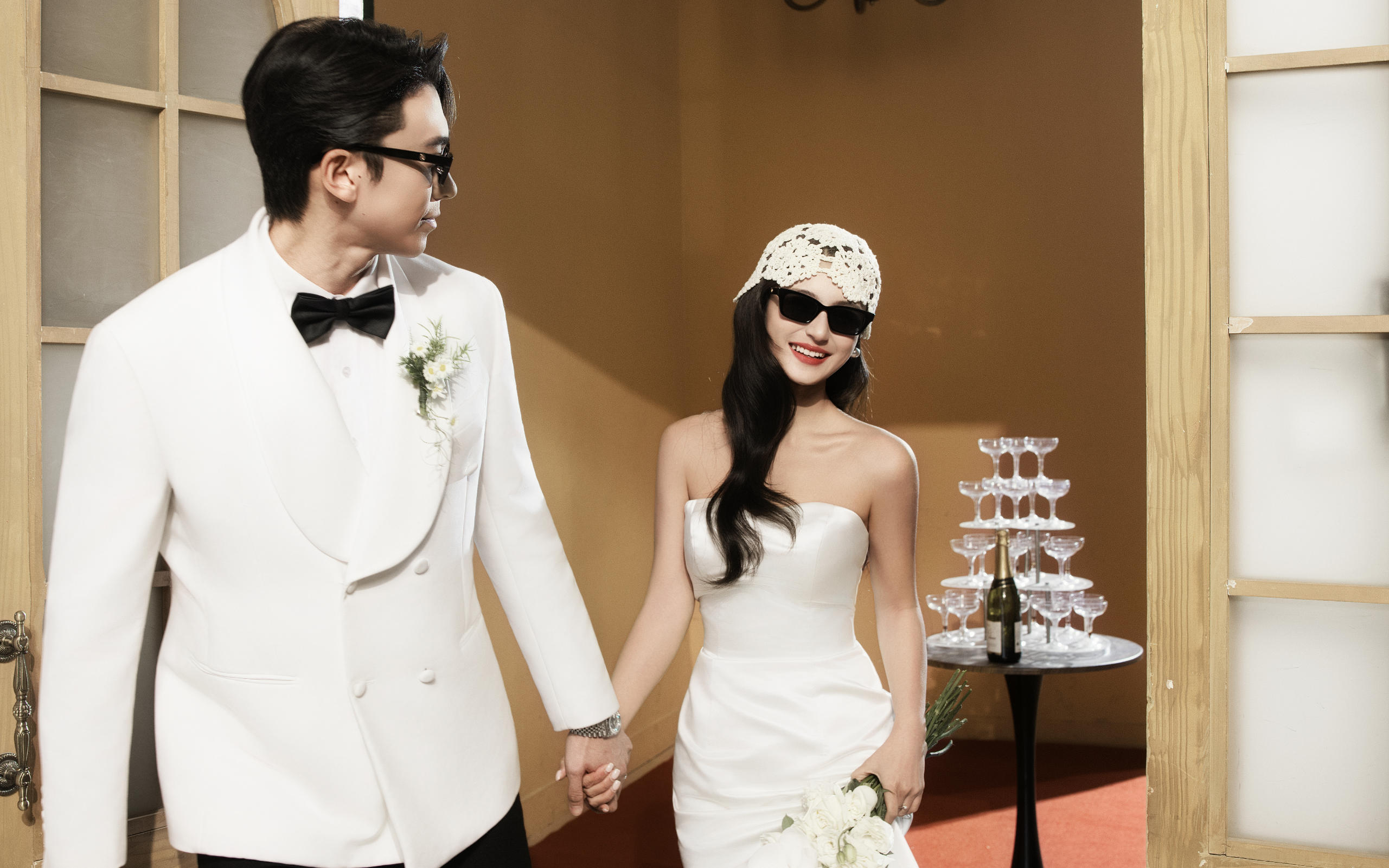 小眾時(shí)髦的你進(jìn)來(lái)看????香檳塔婚紗照太絕啦