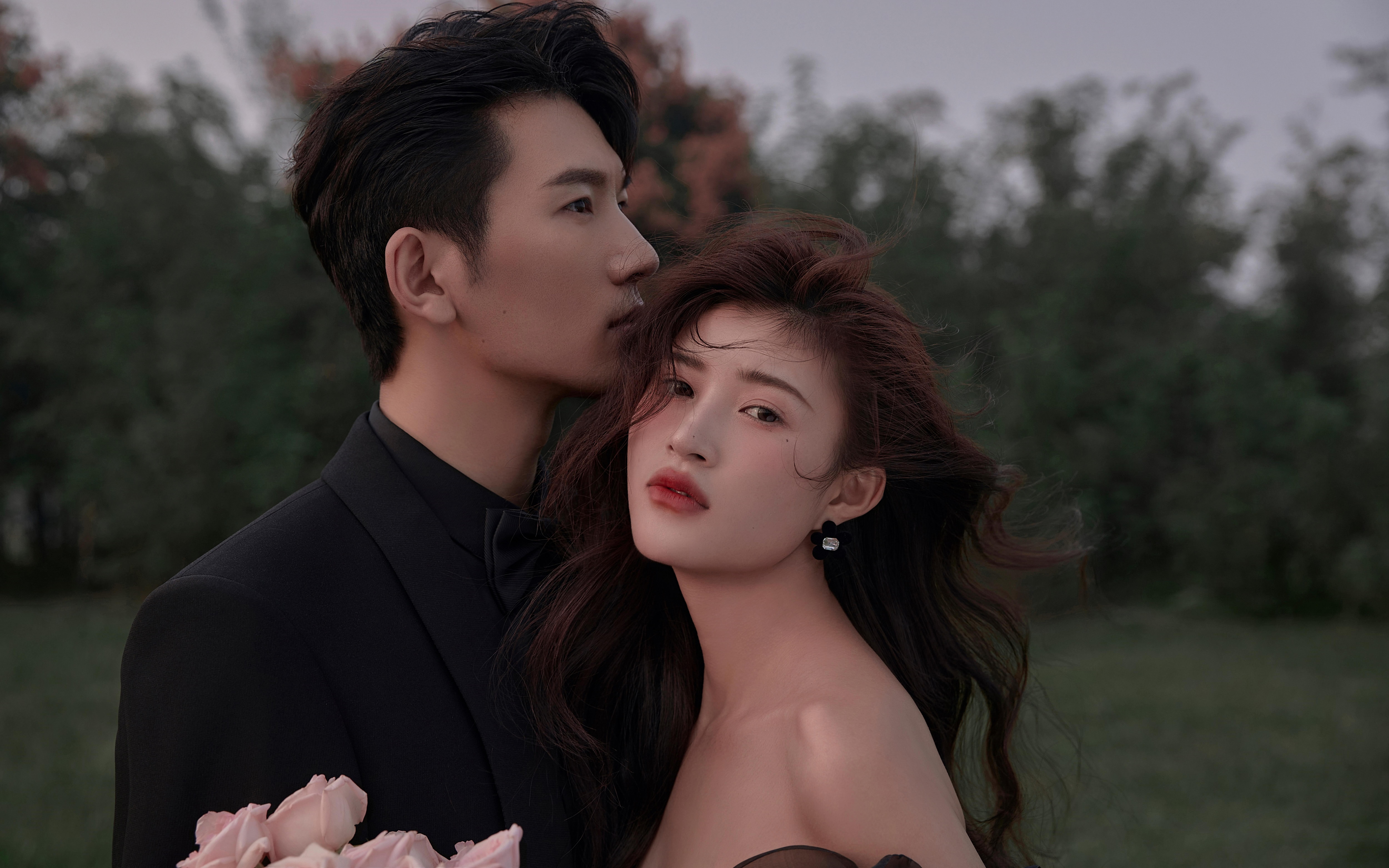 阴天氛围感森系婚纱照 搭配黑纱真的太高级了